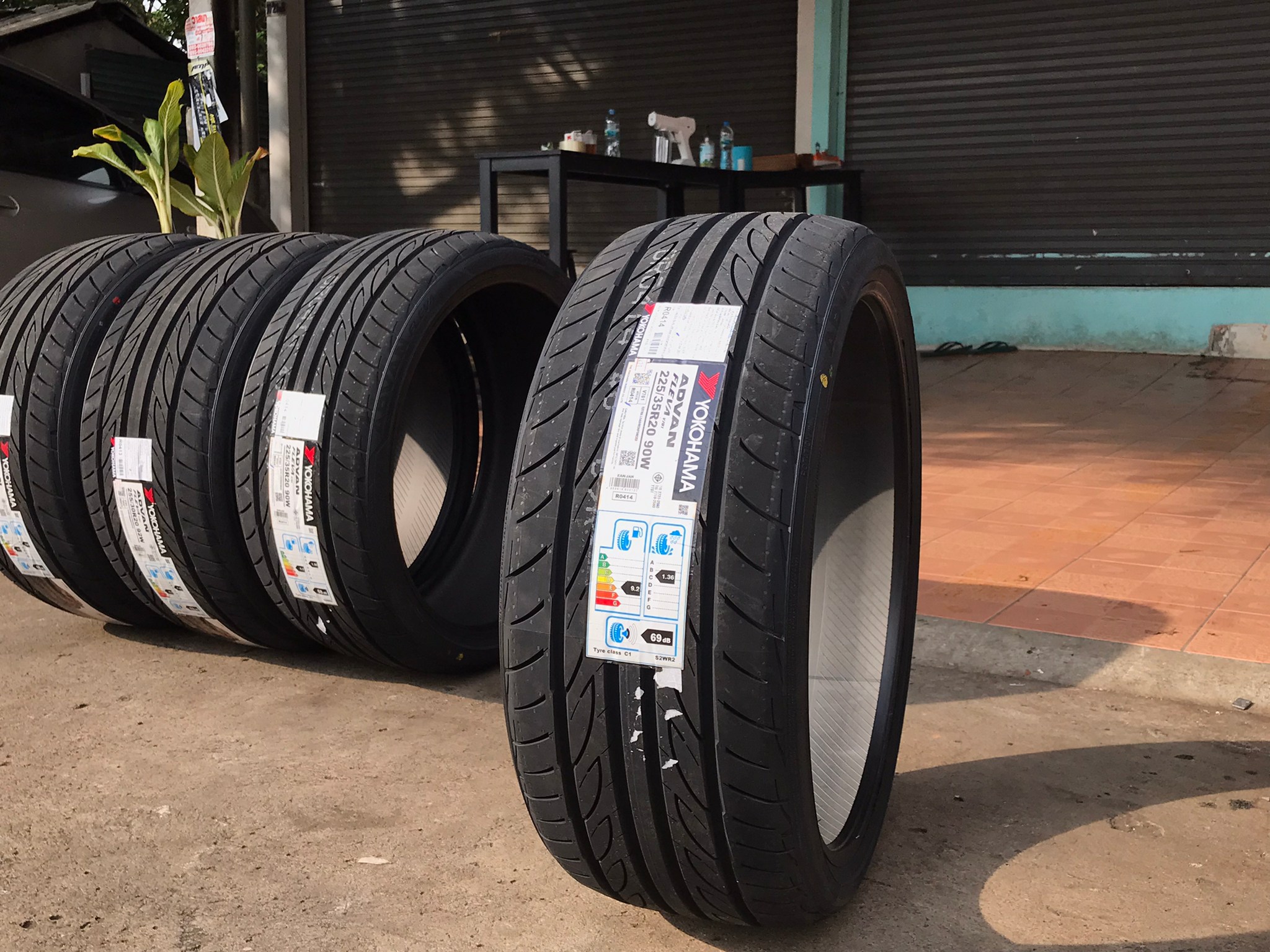 YOKOHAMA ADVAN FLEVA V701 225/35-20 ราคาถูกที่ STEP9