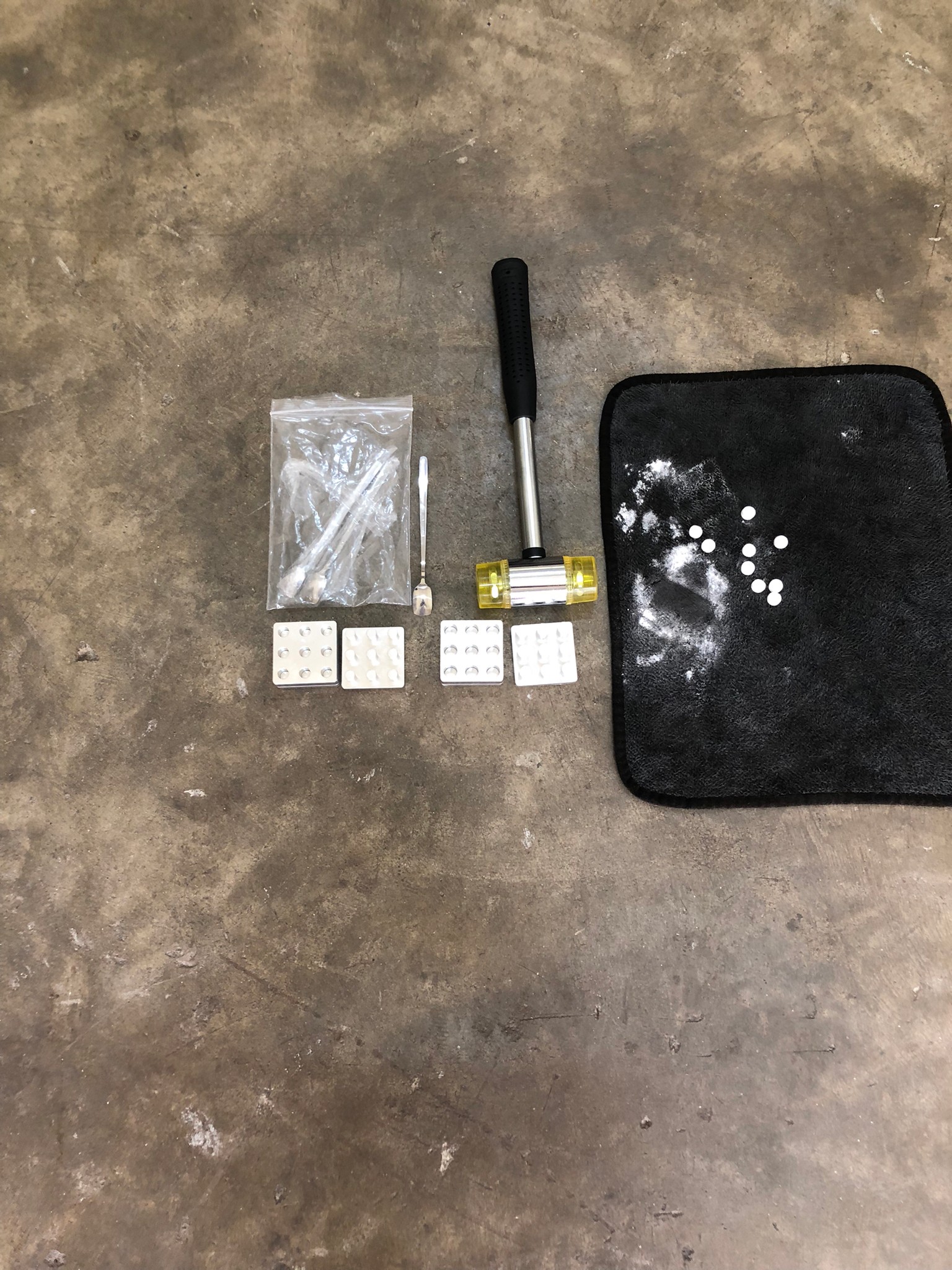 บล็อกเหล็ก พร้อมอุปกรณ์ ค้อน ช้อน ขวดสเปรย์ ครบเซ็ต มีบล็อกให้เลือก 4 9 12 16 รู TTM