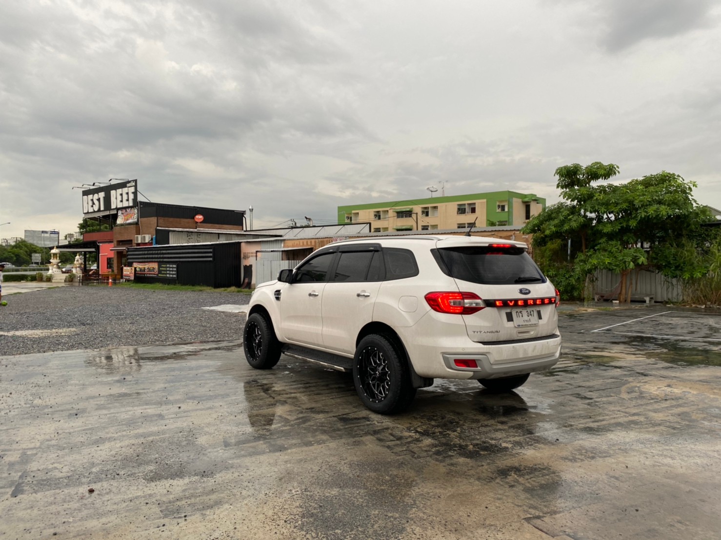 FORD EVEREST แบบไม่ยก