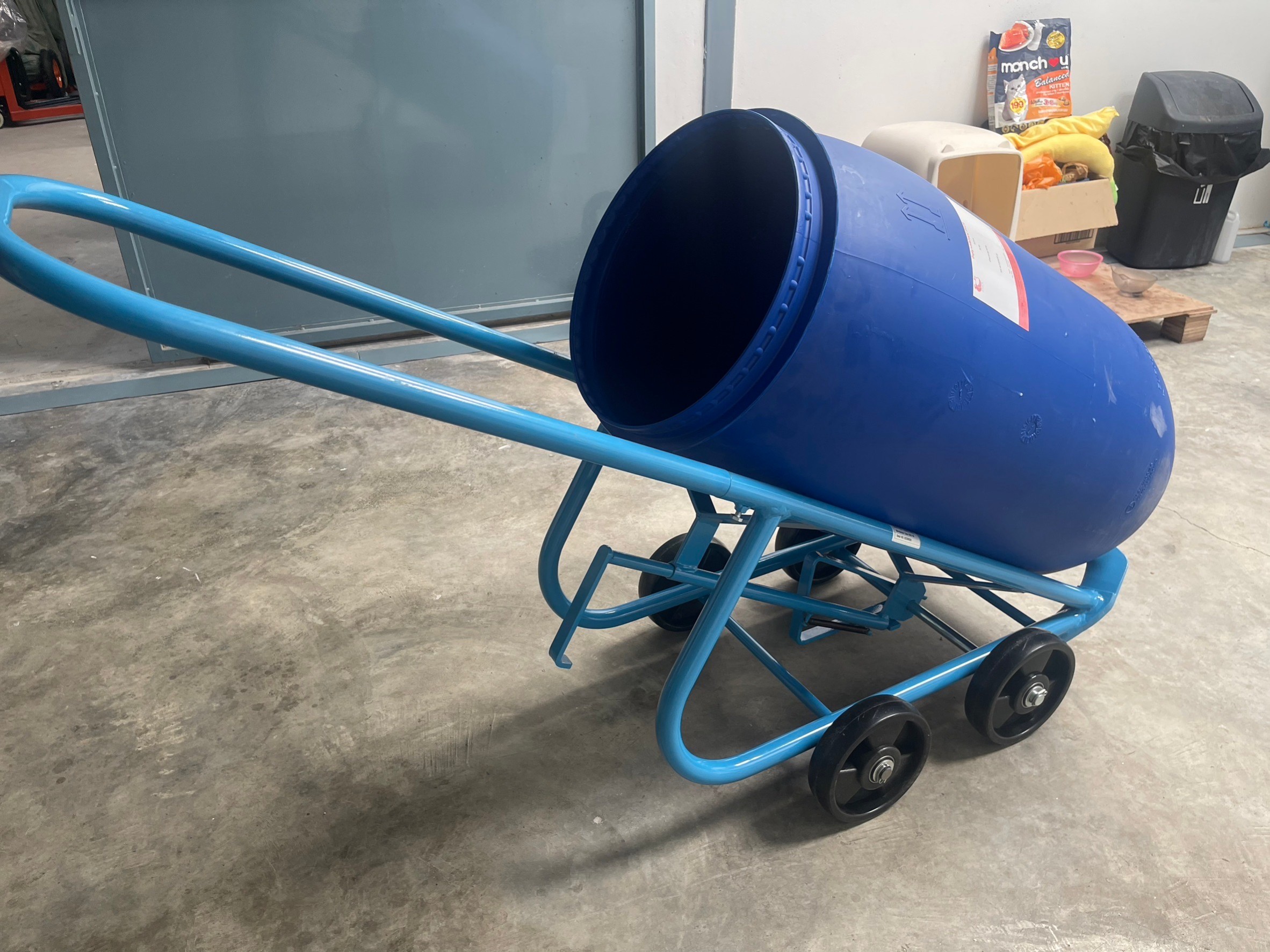 รถเข็นอเนกประสงค์ถังเคมี 200ลิตร พร้อมเท่ลงได้ในตัว 4 ล้อ DF20