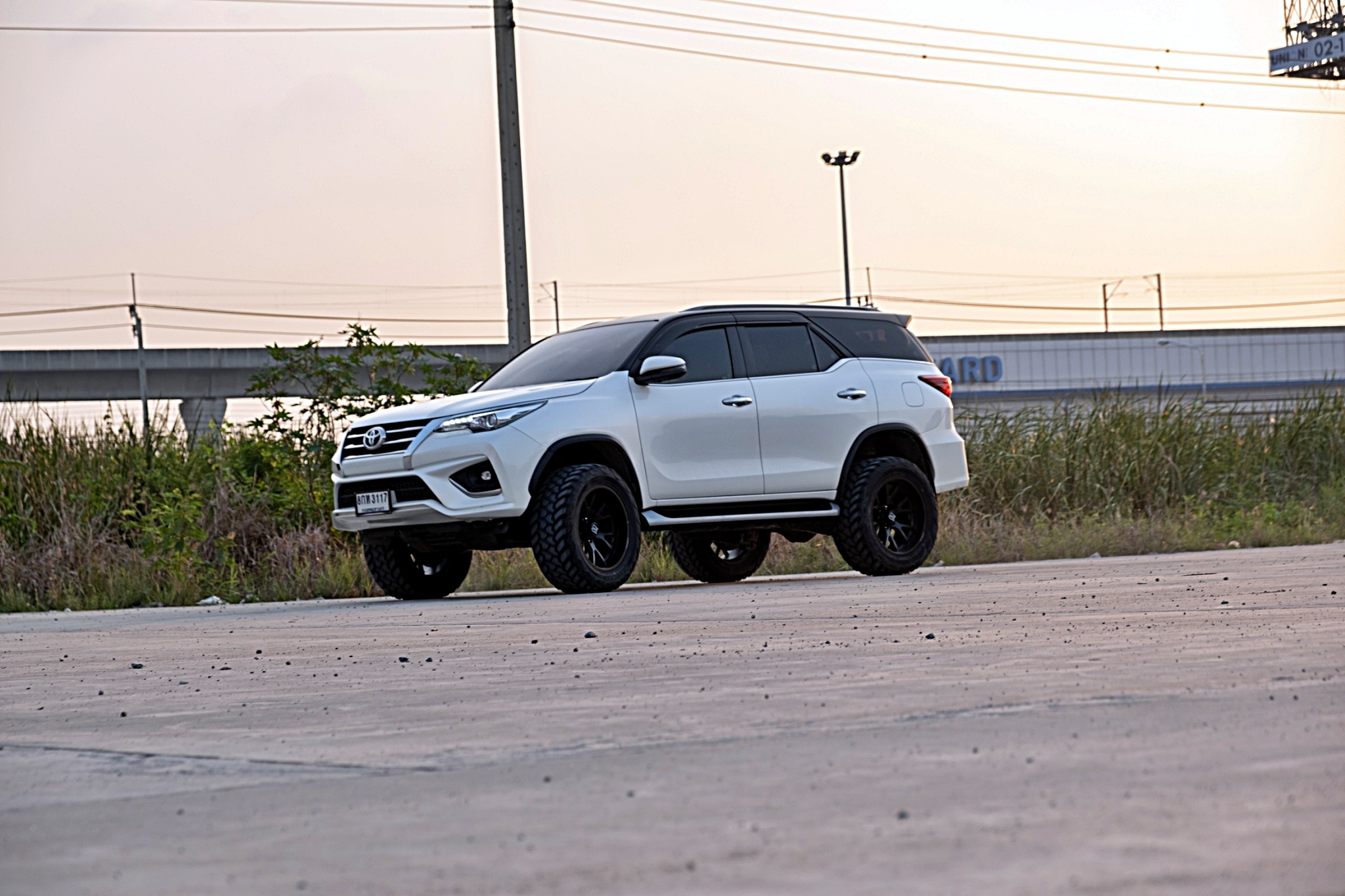 TOYOTA FORTUNER ทรงเมกาที่ STEP9