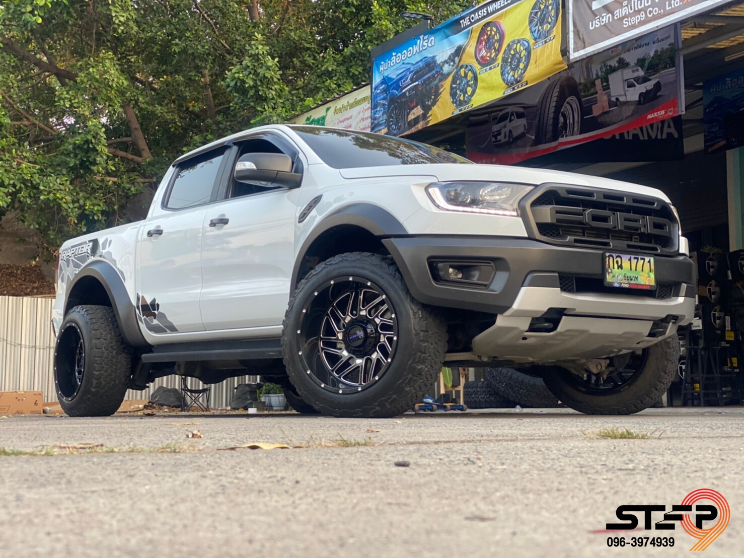 FORD RAPTOR จากชัยนาท มาแต่งออฟโรดที่ STEP9