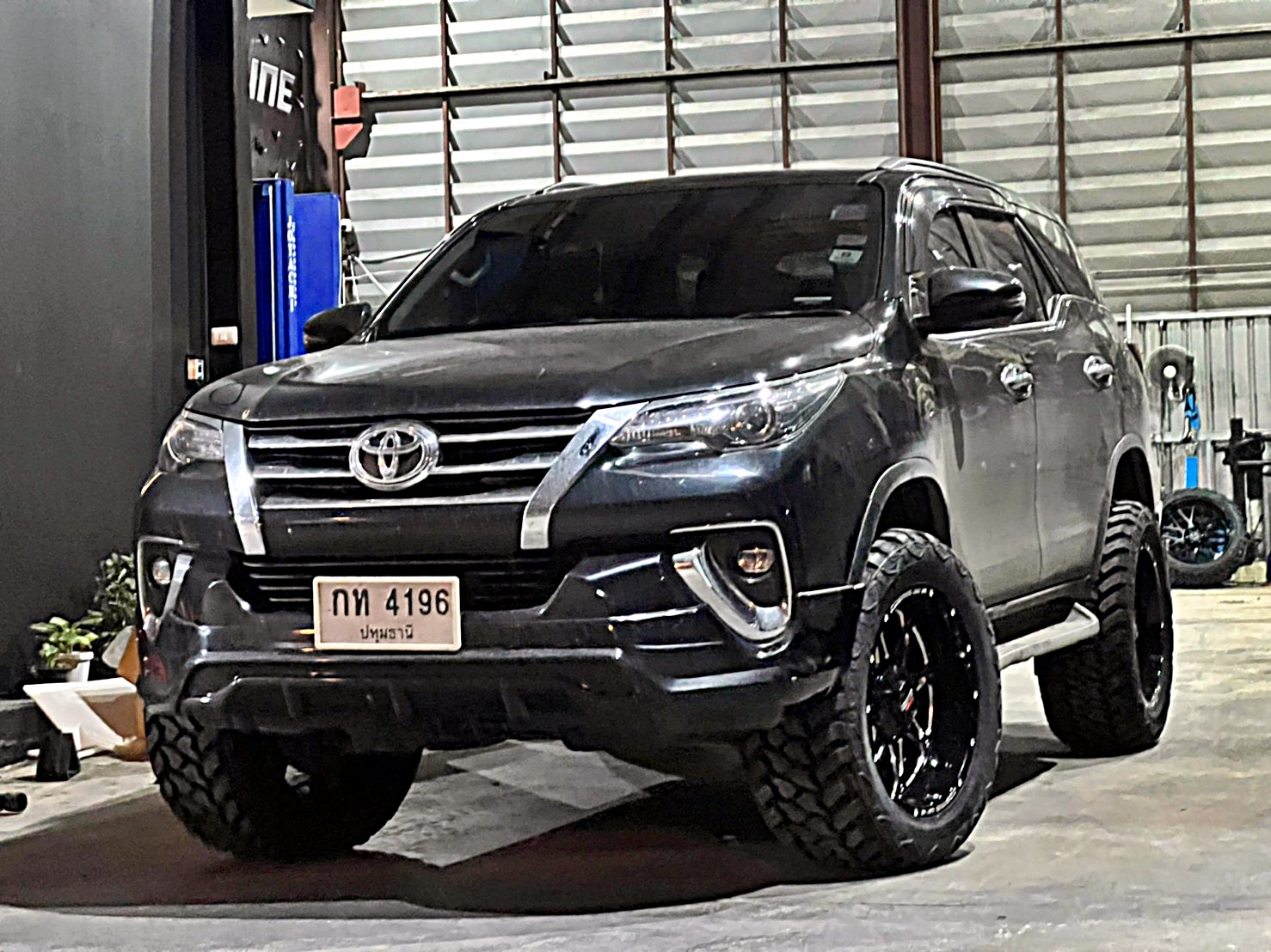 TOYOTA_FORTUNER_จองคิวมาจากปทุมธานี ทำทรงเมกาที่ STEP9