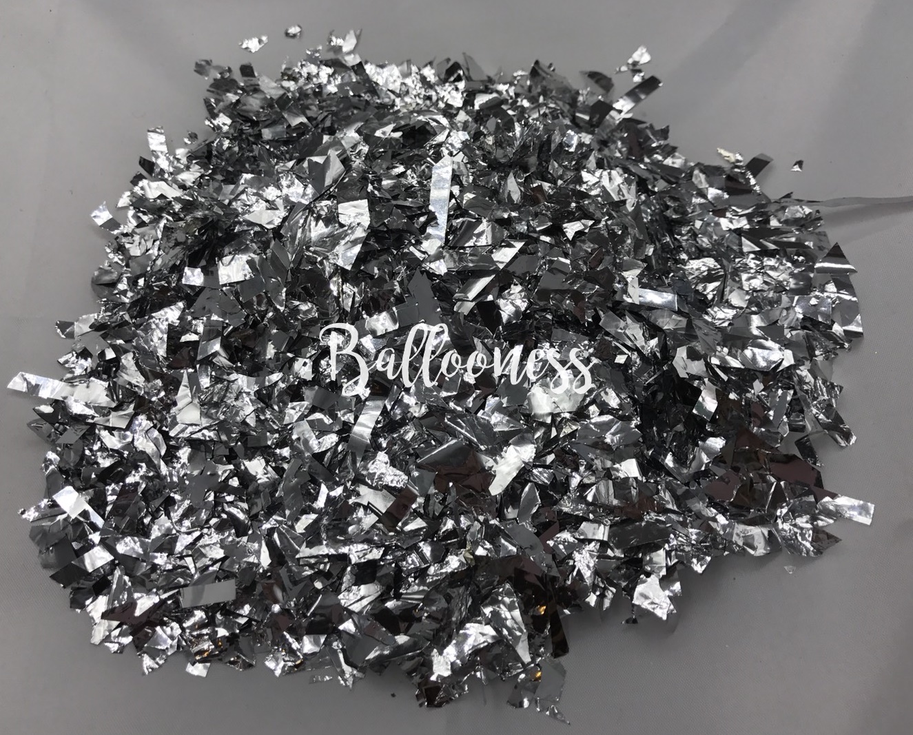 กระดาษฟอยสีเงินตัดละเอียด กระดาษโปรยติดลูกโป่ง กระดาษโปรยงานแต่งงาน (กลิตเตอร์ฺใส่ในลูกโป่ง กากเพชรลูกโป่ง)