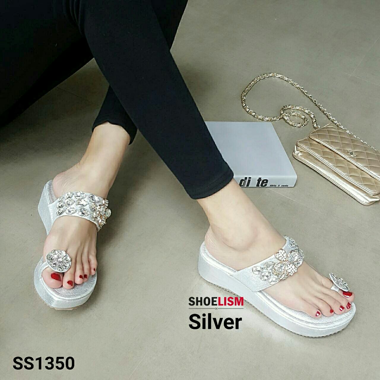 รองเท้าแตะสวมนิ้วโป้งสไตล์คุณนาย