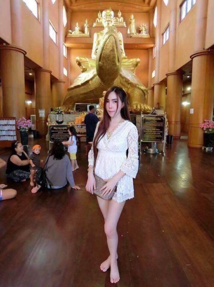 เดรสลูกไม้สั้น