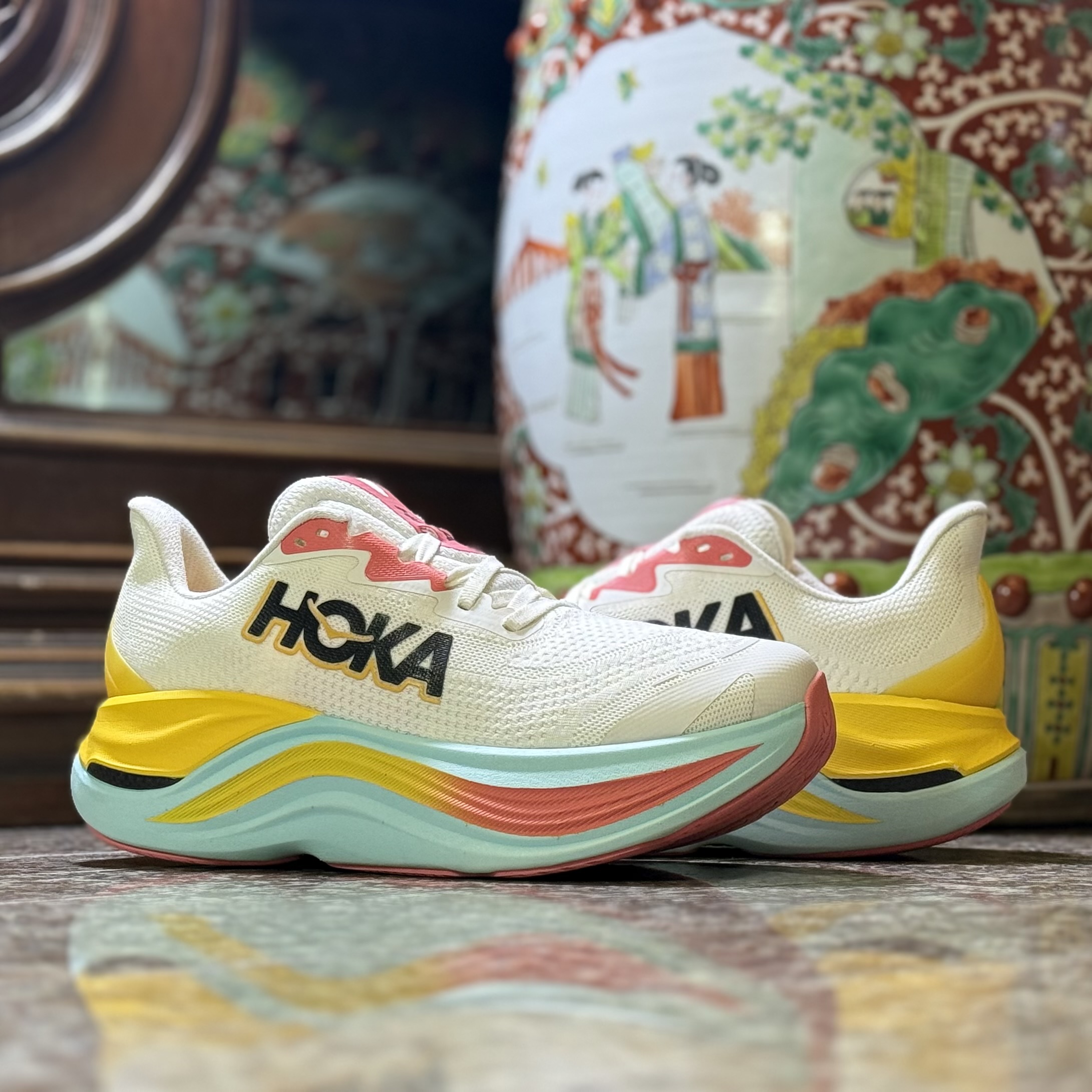 รองเท้าวิ่ง HOKA Skyward X Women #มือ2 (W8.5US)