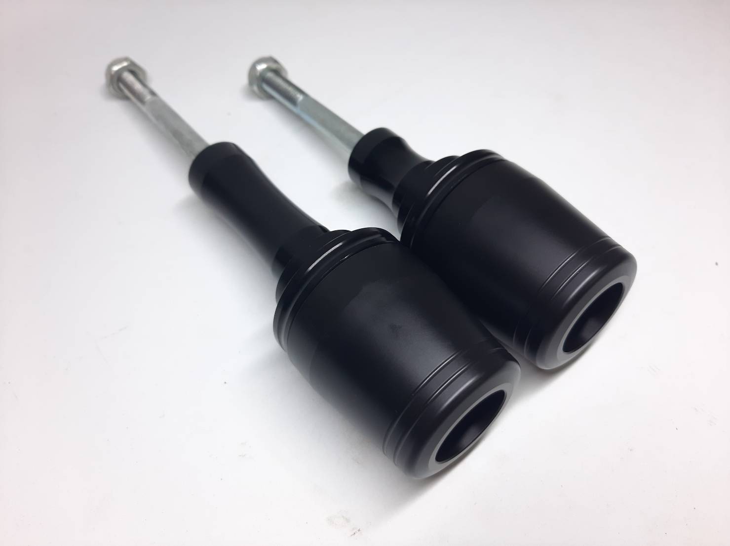 กันล้มข้าง675 2013-15 Frame Sliders No Cut แบร์นMothracing กันล้มผลิตจากอลูมิเนียมนำเข้า เกรด6061T651 และPOM ติดตั้งง่าย(65) สีดำ