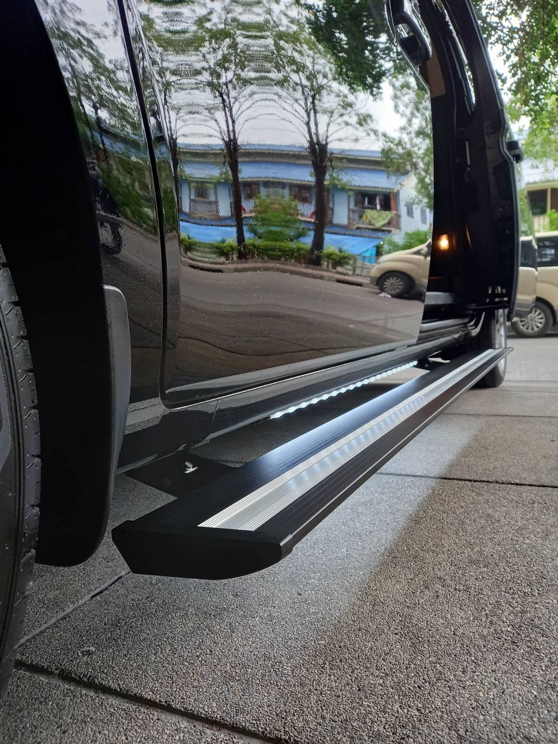 บันไดไฟฟ้า ฮุนได Staria (สินค้านำเข้าจากเกาหลี)