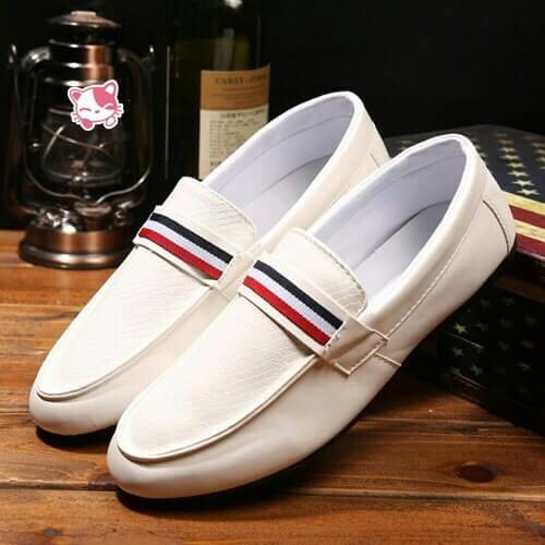 รองเท้าผู้ชายแฟชั่น สไตล์อังกฤษ