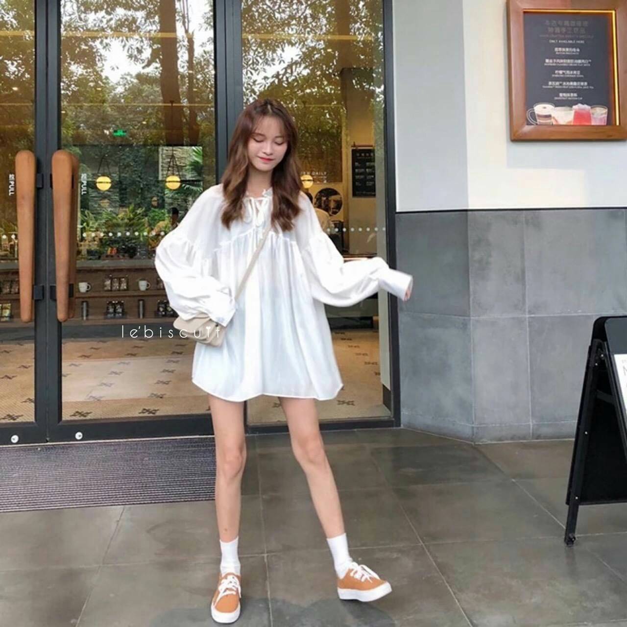 เสื้อแขนยาวสีขาว สุดน่ารัก