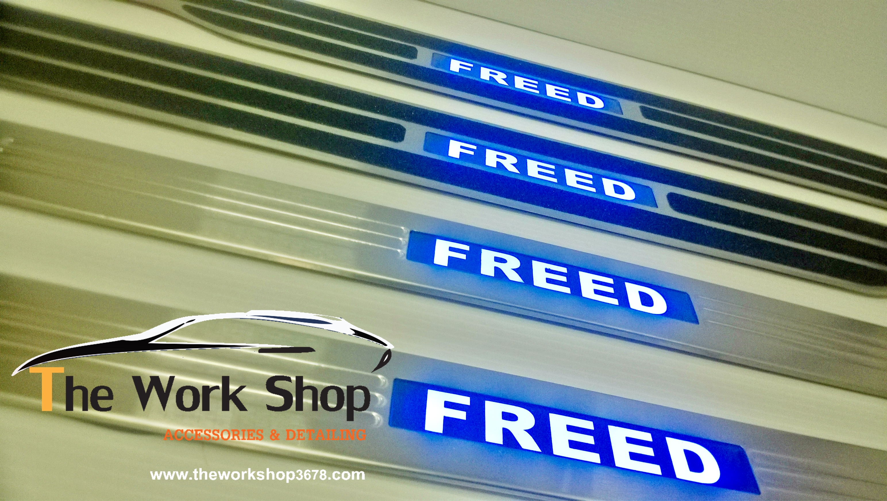 LED Sill Plate for Freed ( กาบประตูมีไฟ LED สีฟ้า )