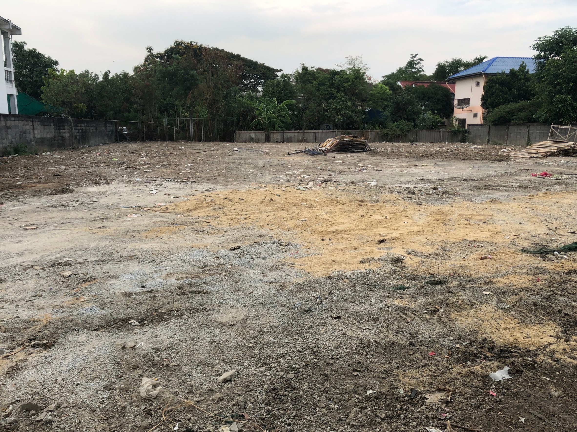 ที่ดินเปล่า ซอยเฉลิมพระเกียรติ ร.9 48