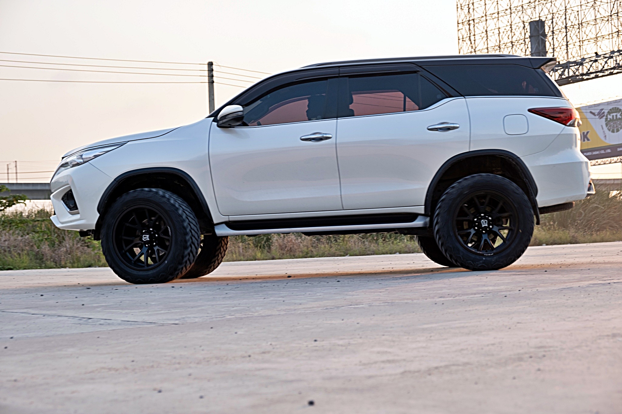 TOYOTA FORTUNER ทรงเมกาที่ STEP9