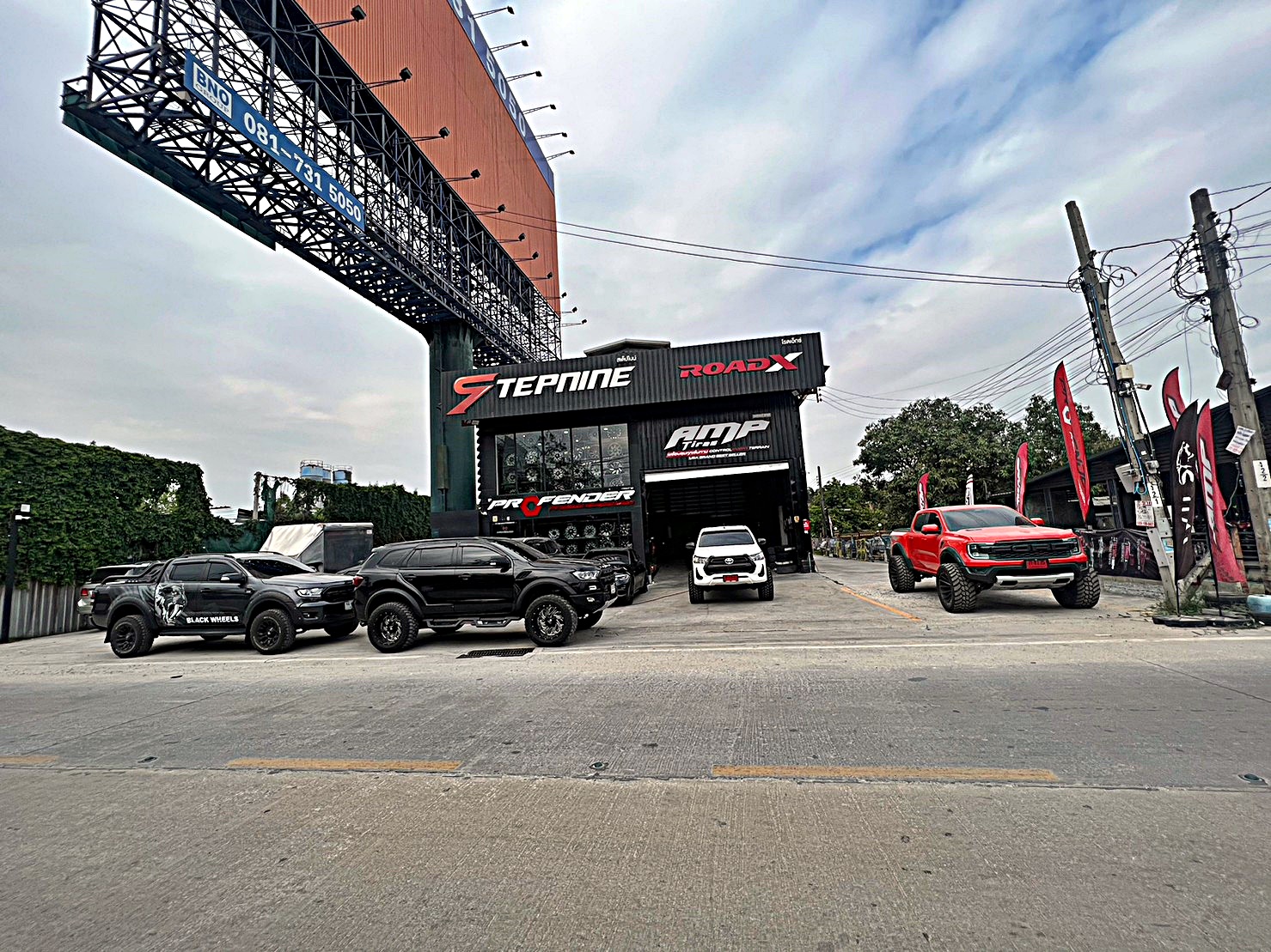 TOYOTA REVO แต่งทรงเมกาที่ STEP9