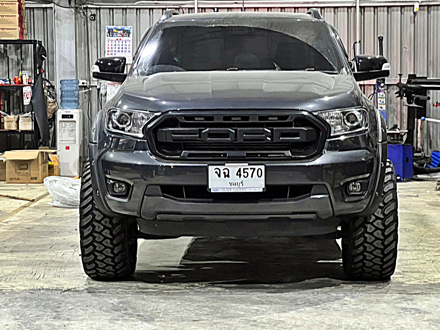 FORD RANGER แต่งทรงเมกาที่ STEP9