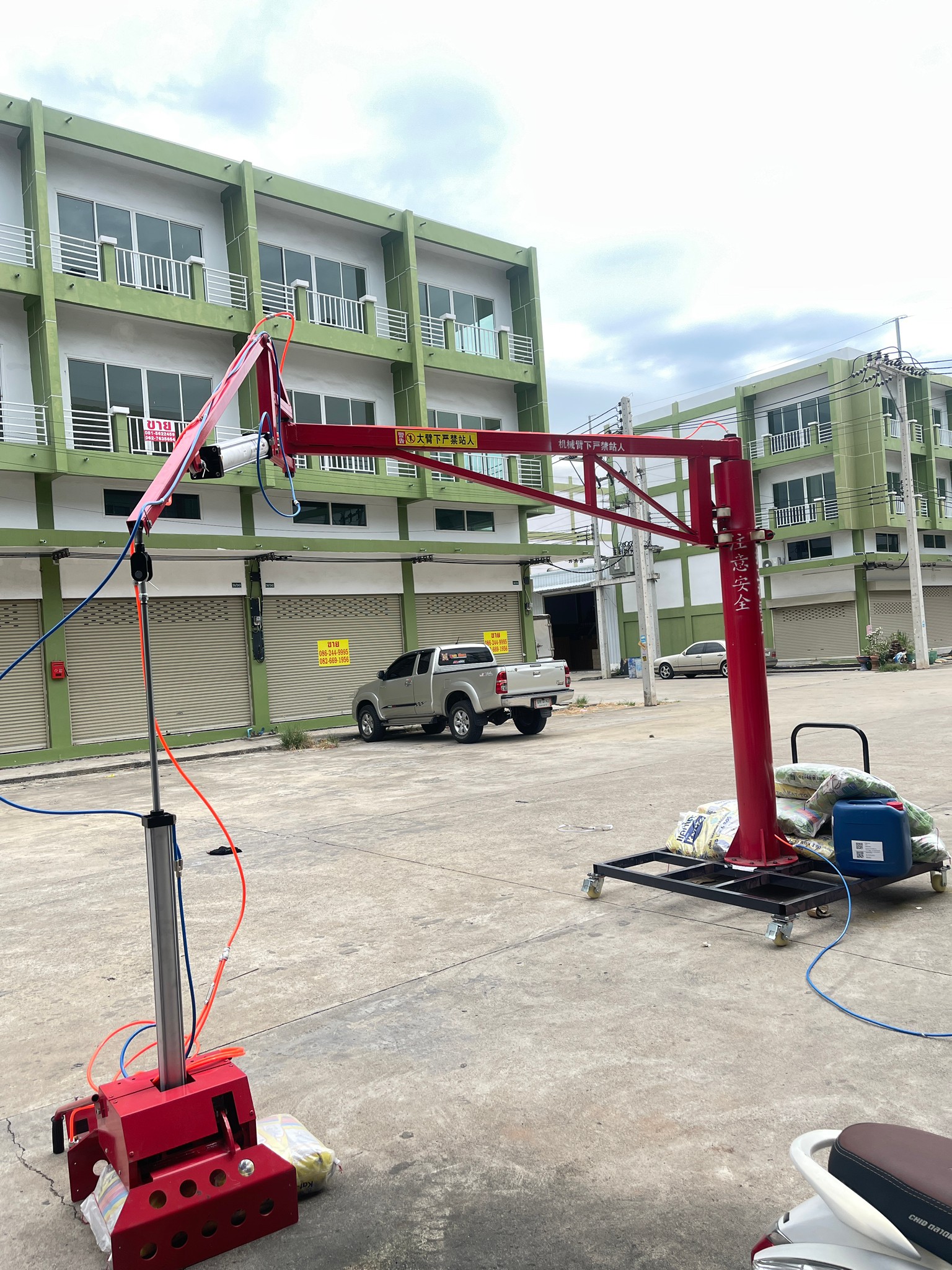 16906 เครื่องจับขับเคลื่อนด้วยลม ช่วยจับถุงปูน ถุงกระสอบ ถุงทราย ช่วยย้ายเข้าออกสะดวก ST-100