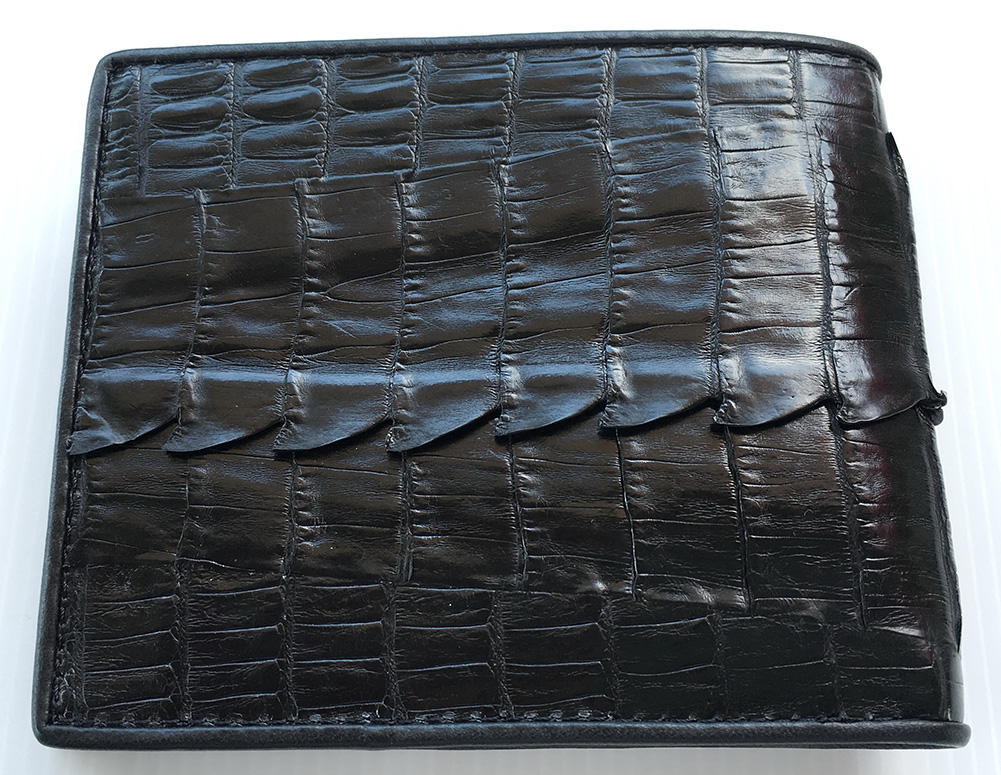 กระเป๋าสตางค์หนังจระเข้แท้ ส่วนหาง สีดำ