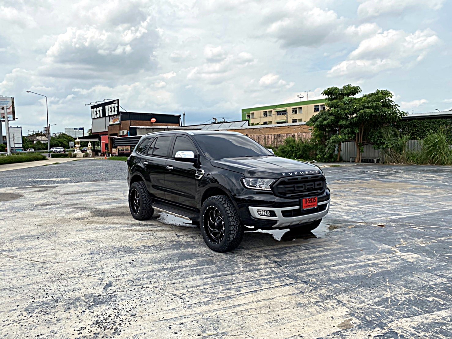 FORD EVEREST ป้ายแดงจัดล้อ20 แบบไม่ยก