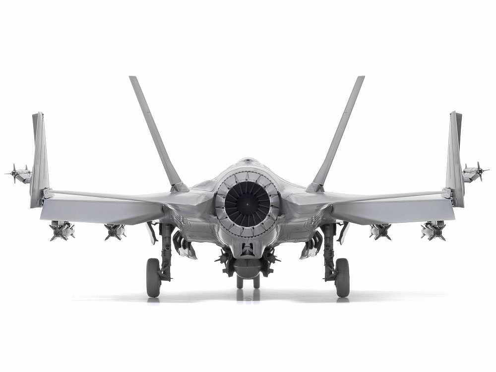 1/48 SCALE LOCKHEED MARTIN® F-35®C LIGHTNING II®