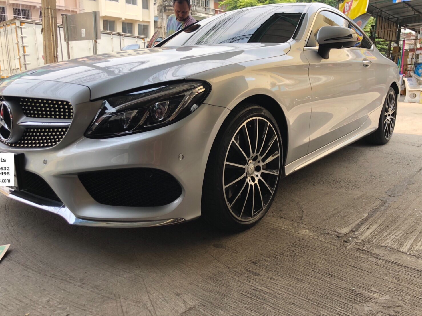 พรมปูพื้นรถยนต์6D VIP BENZ C-COUPE W205 หนังสีดำล้วน รวมแผ่นท้าย 4 -6ชิ้น เต็มคัน