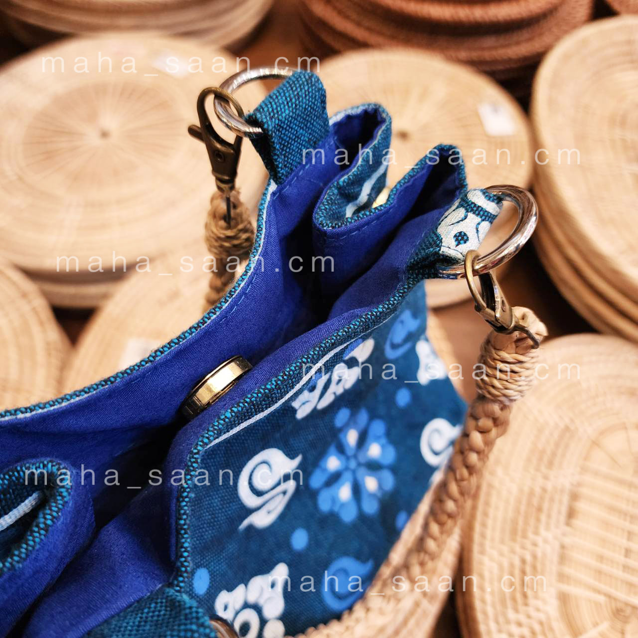 กระเป๋าผักตบชวาสาน ทรงจีบ หูหิ้ว คล้องแขน แต่งผ้า 💙