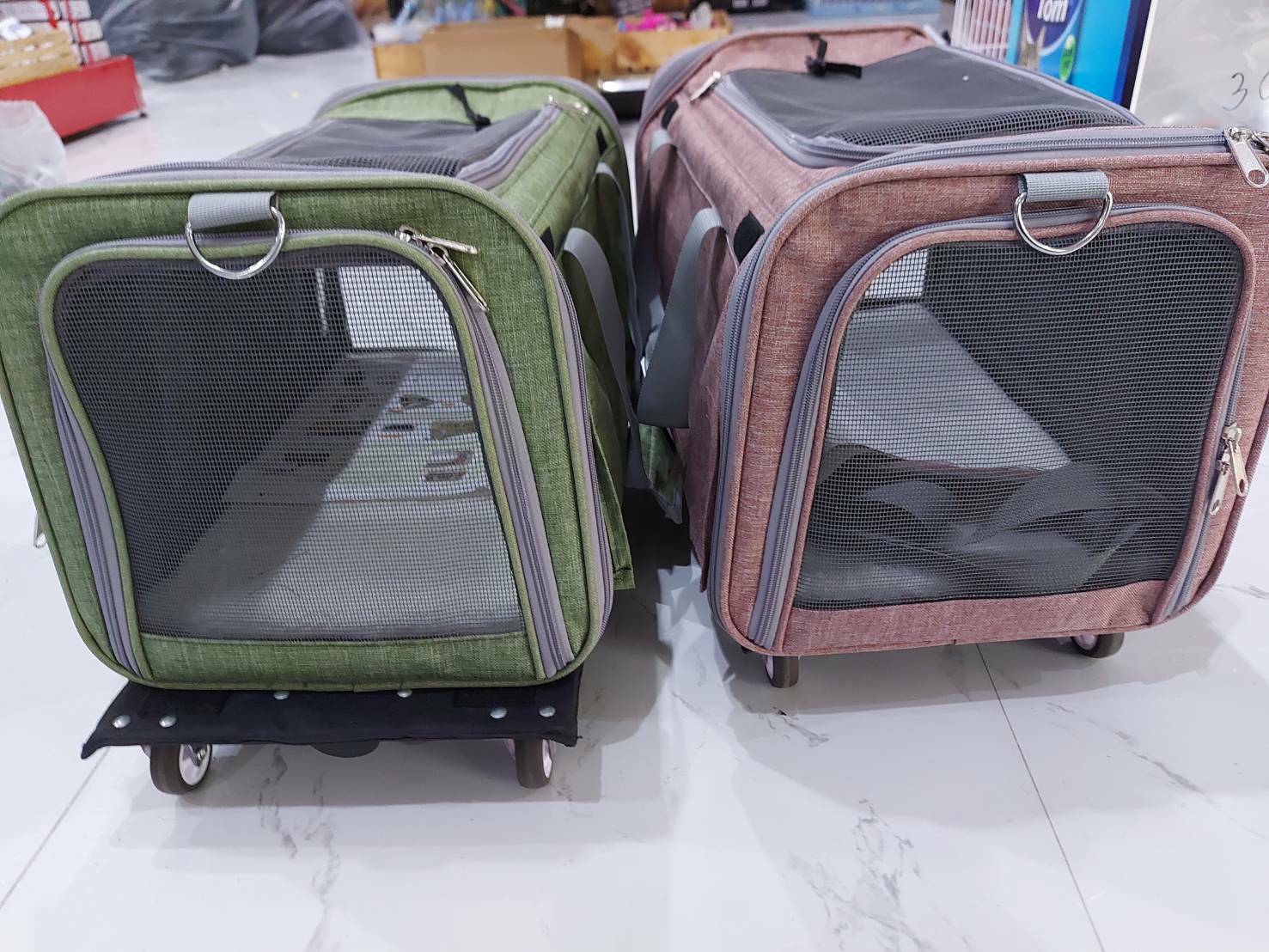 กระเป๋าล้อลากใส่สัตว์เลี้ยง