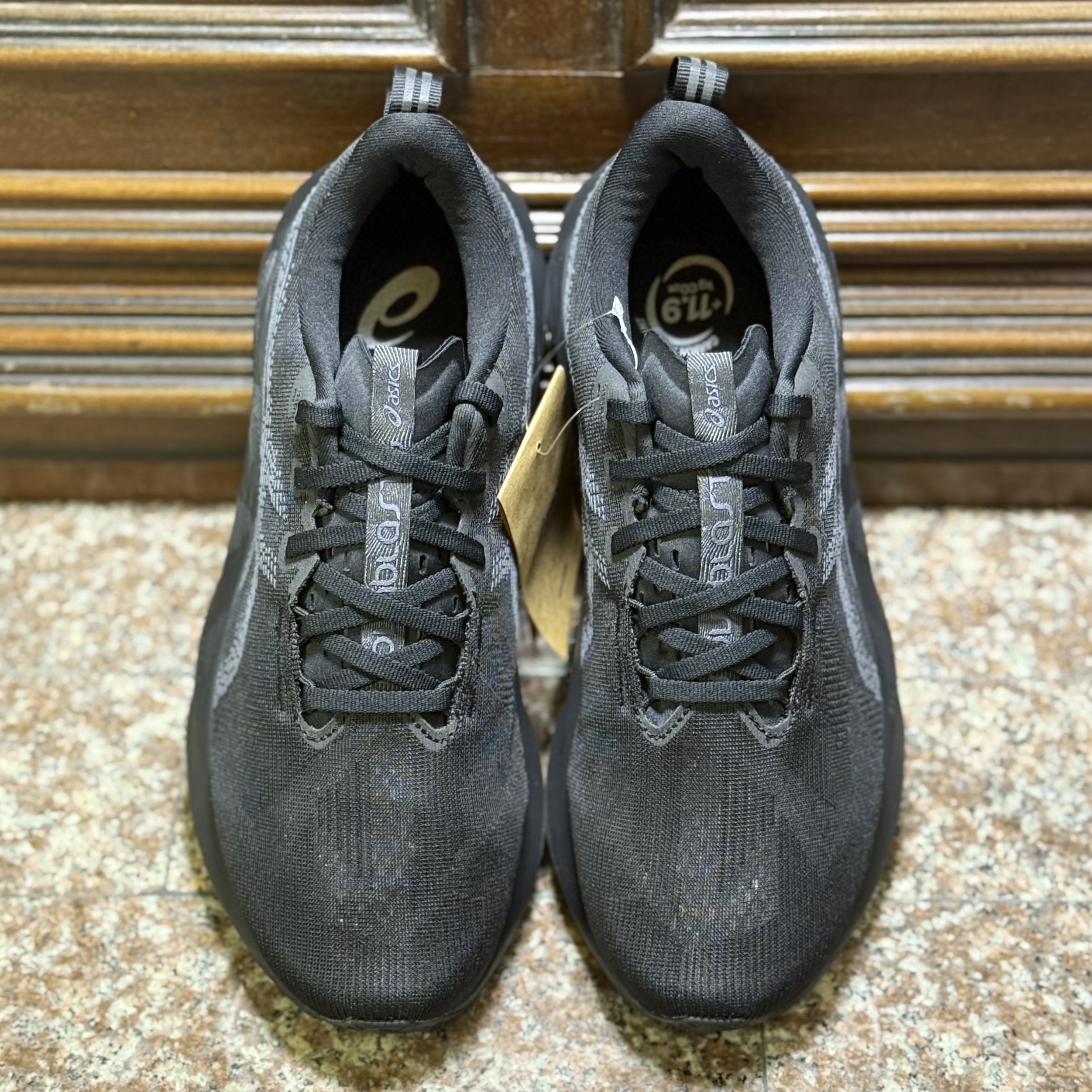 รองเท้าวิ่ง ASICS NovaBlast 5 ‘AllBlack’ (M9.5US)