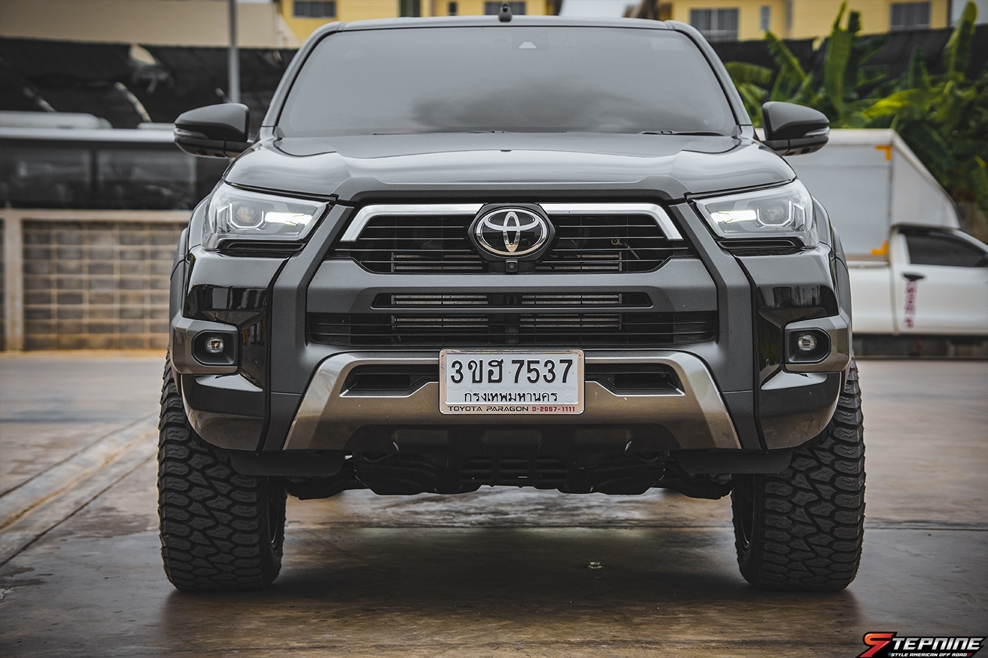 TOYOTA REVO ทรงเมกา