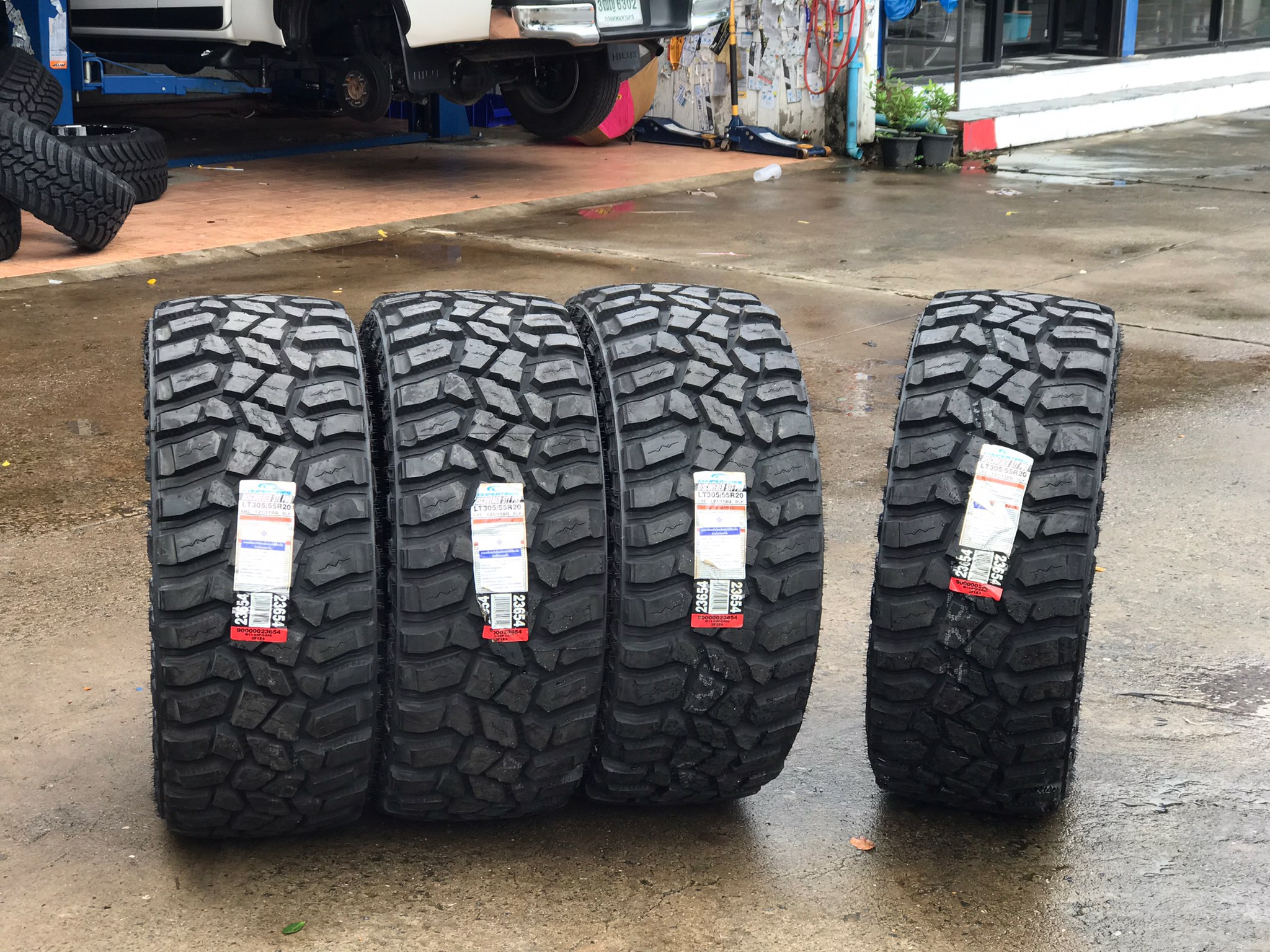 COOPER 305/55-20 STT PRO ราคาถูกสุดที่STEP9