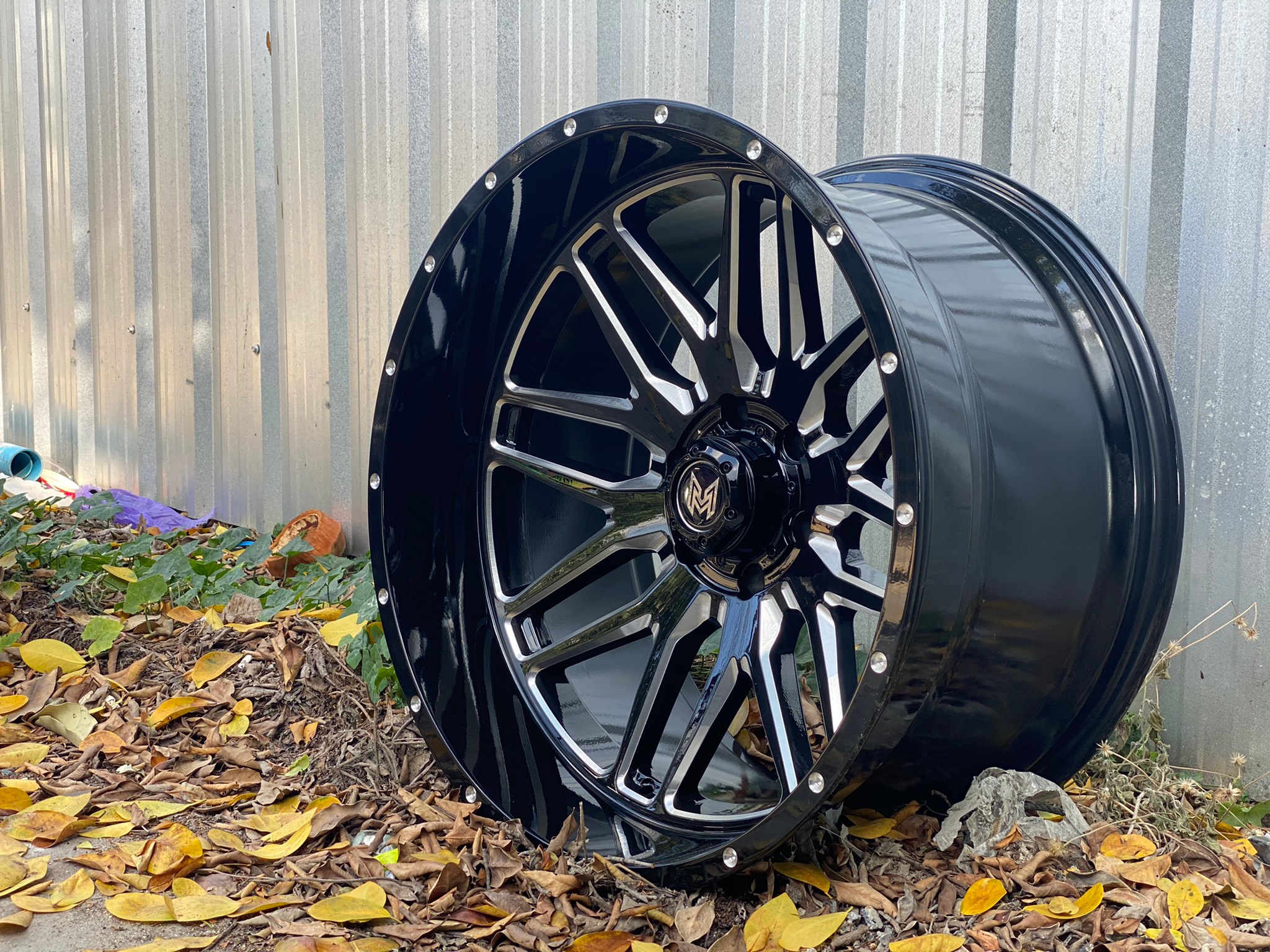 MAGNETIC 22x12 ET-44 CROSSWIND MT 33/12.5R22