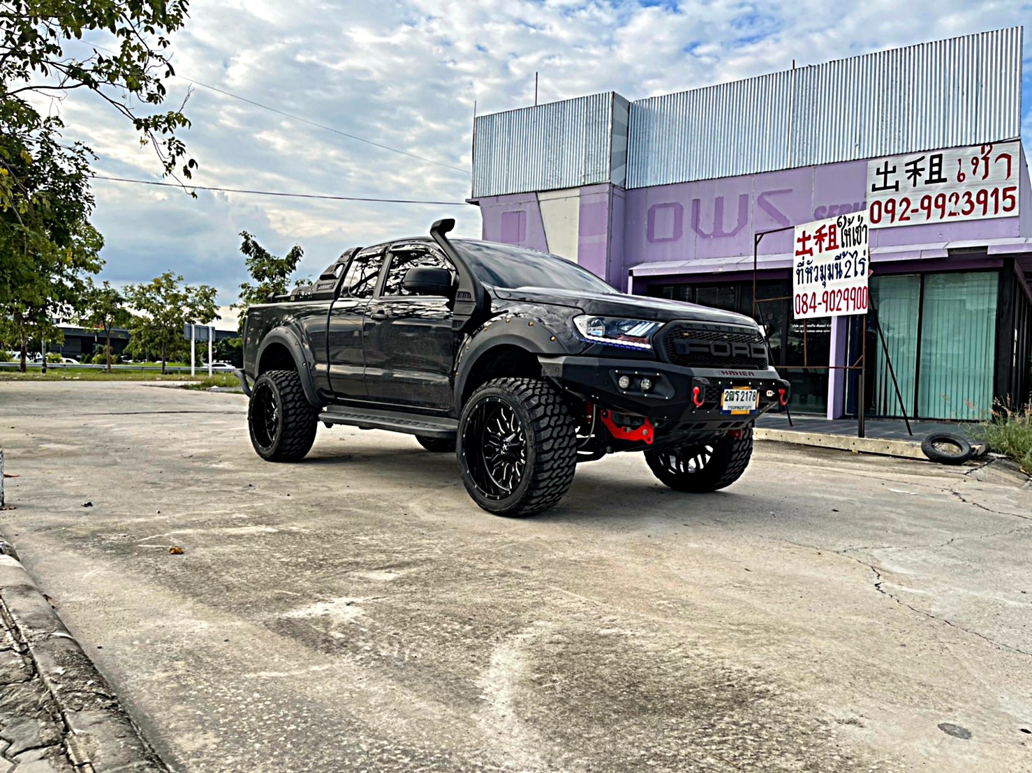 FORD RANGER จัดทรงเมกา ขอบ22 ที่ STEP9