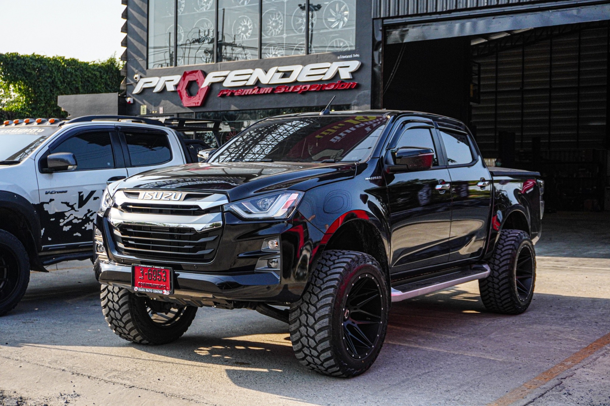 ISUZU V-CROSS แต่งทรงเมกาที่ STEP9