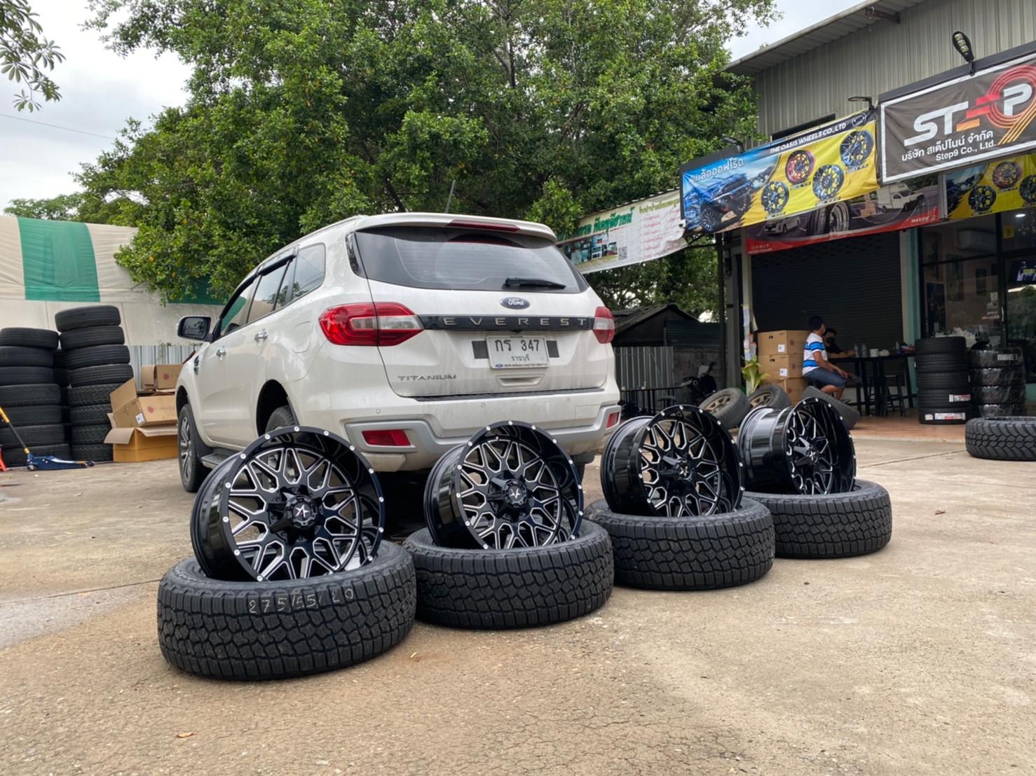 FORD EVEREST แบบไม่ยก
