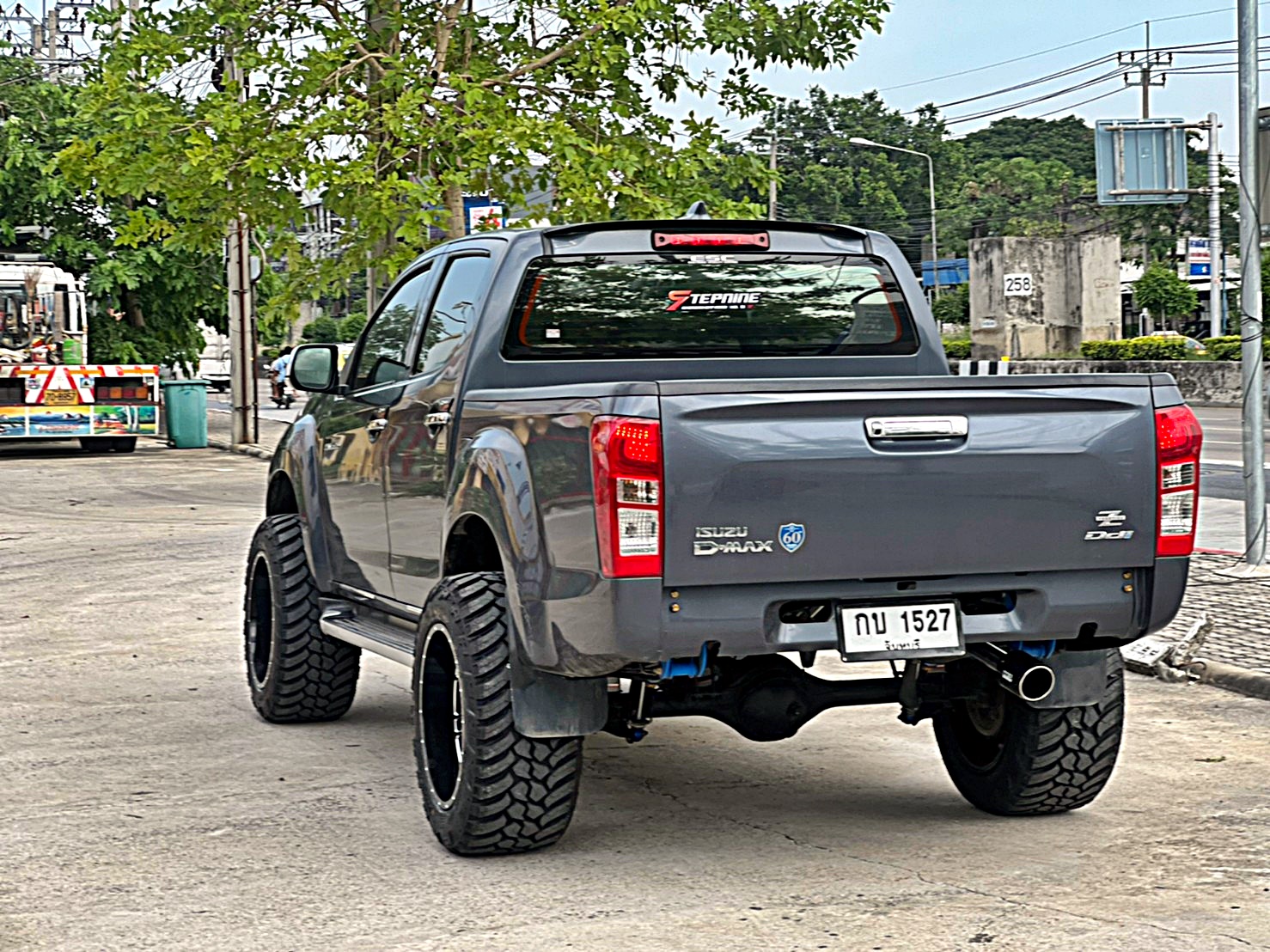 D_MAX_จองคิวมาจากจันทบุรี ทำทรงเมกาที่ STEP9