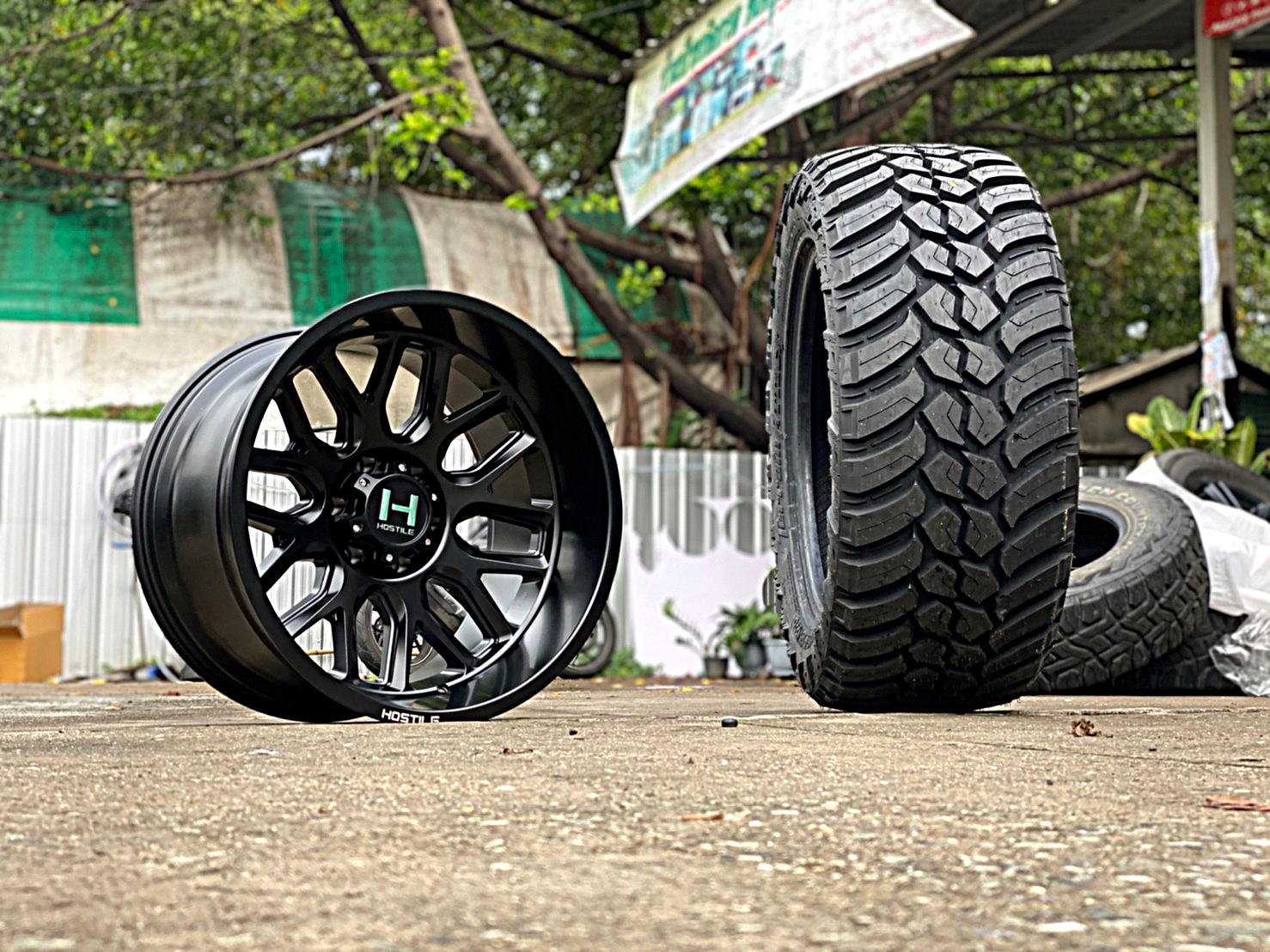 FORD EVEREST ทรงเมกา ล้อ HOSTILE H120 โคตรหล่อ