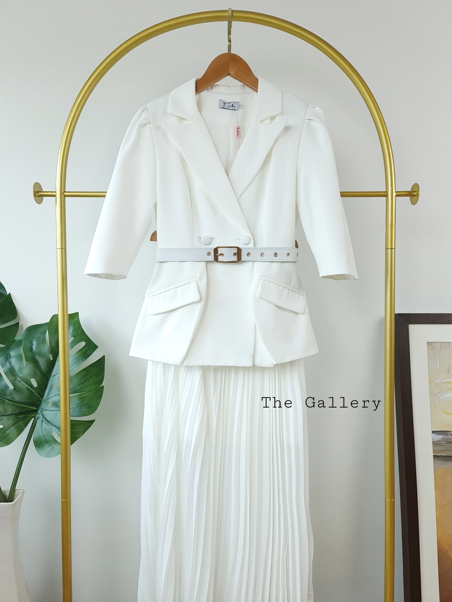 ชุดเซ็ตเสื้อสูทและกระโปรงอัดพลีตพร้อมเข็มขัดในตัว จะออกงานหรือจะแมตซ์ชุดไปทำงาน /ไปเที่ยวต่างประเทศก็ครีเอตลุคสวย