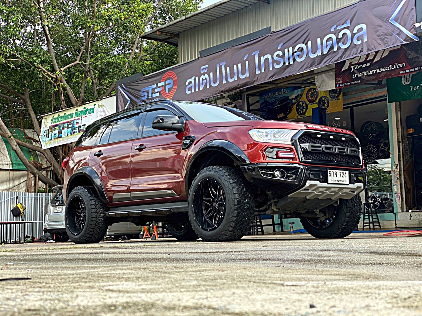 FORD EVEREST จัดทรงเมกาที่ STEP9