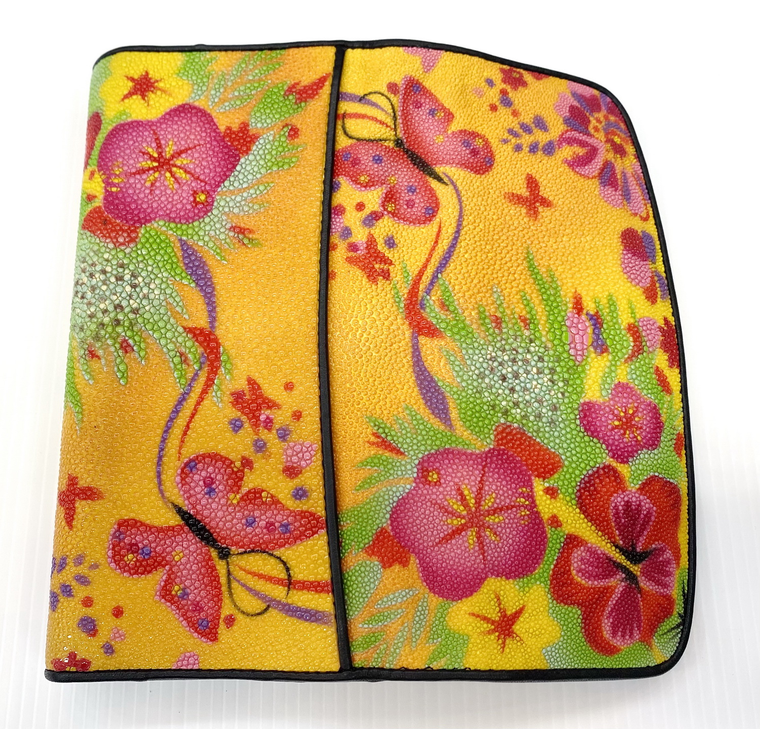 กระเป๋าสตางค์หนังปลากระเบนแท้ 3พับยาว พิมลาย ดอกไม้