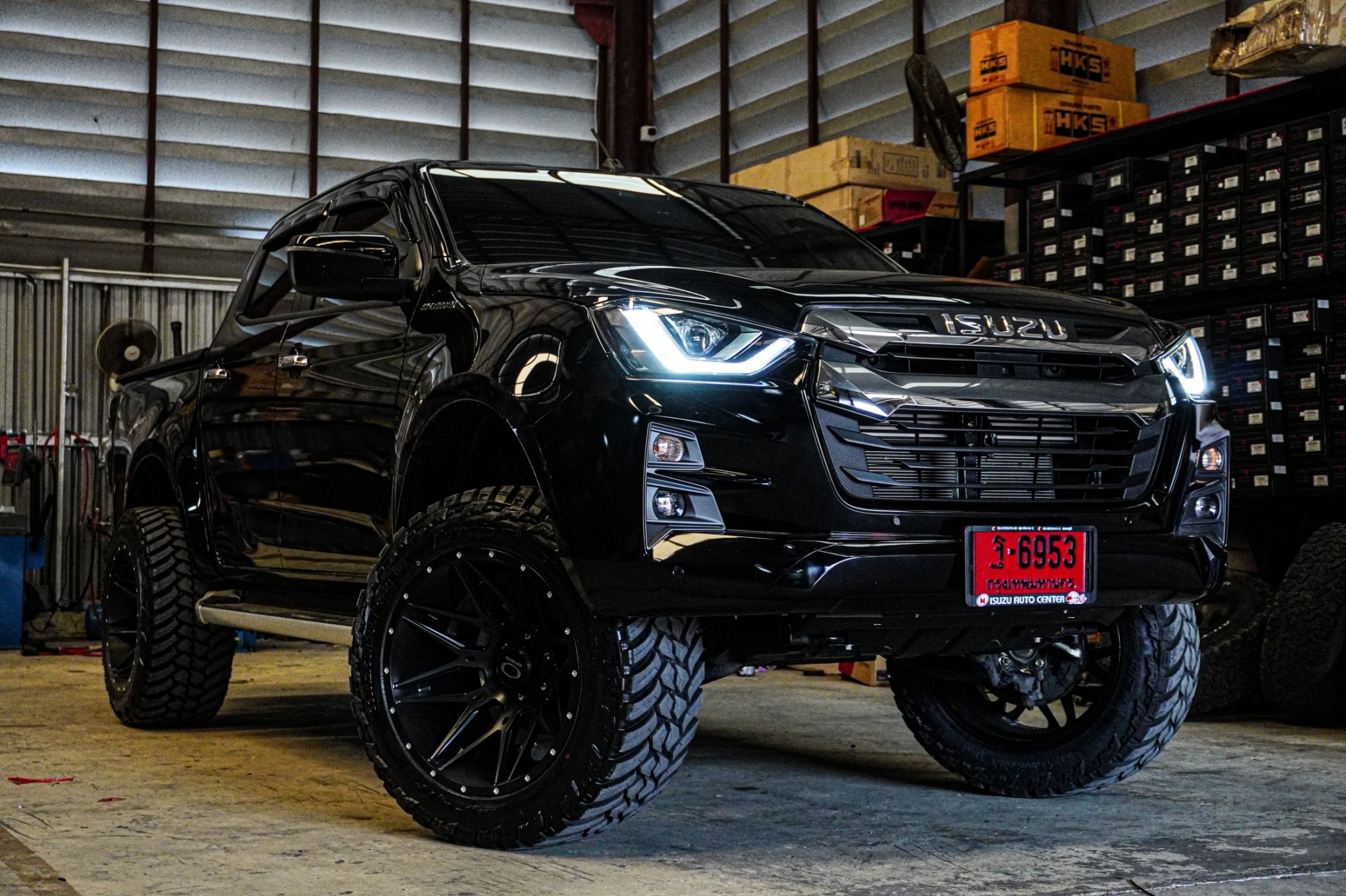 ISUZU V-CROSS แต่งทรงเมกาที่ STEP9