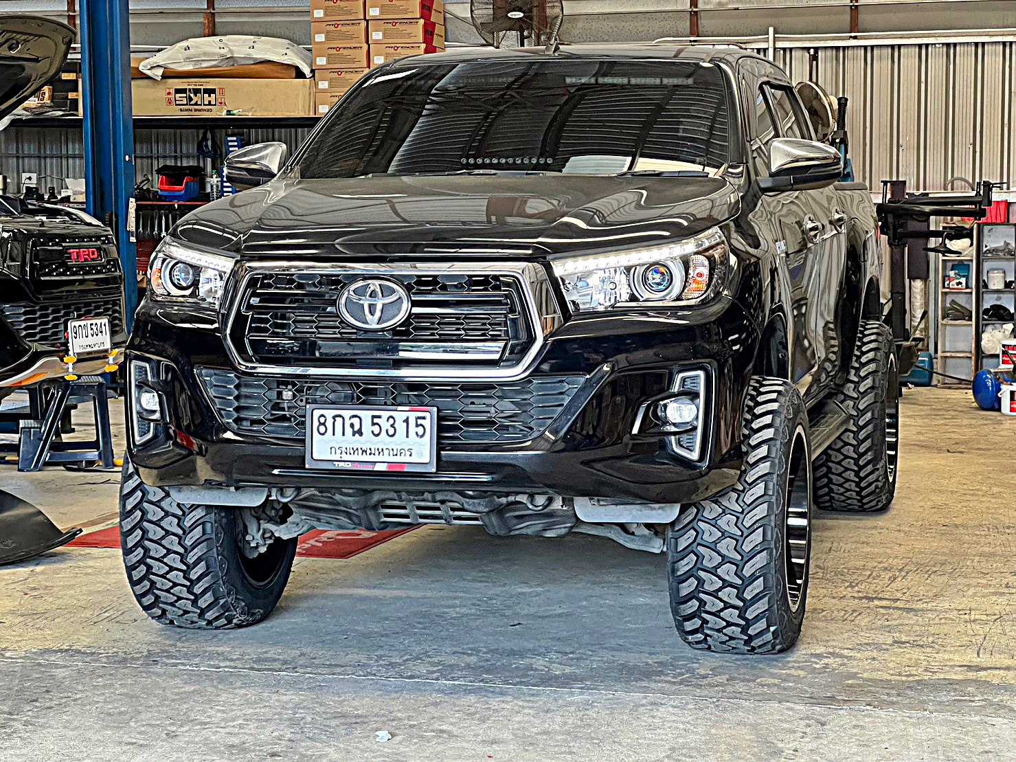 TOYOTA REVO ทรงเมกา จัดชุดโปรโมชั่นปีใหม่ ลดราคา