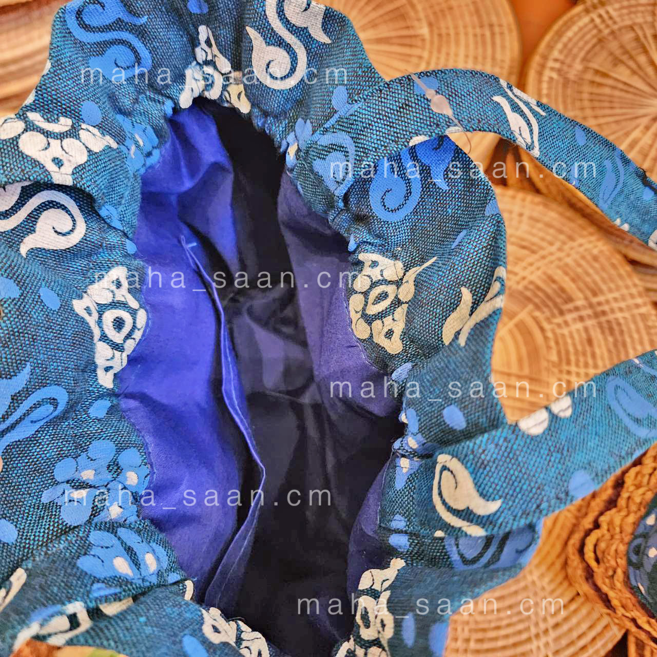 กระเป๋าผักตบชวาสาน ทรงจีบ หูหิ้ว คล้องแขน แต่งผ้า 💙