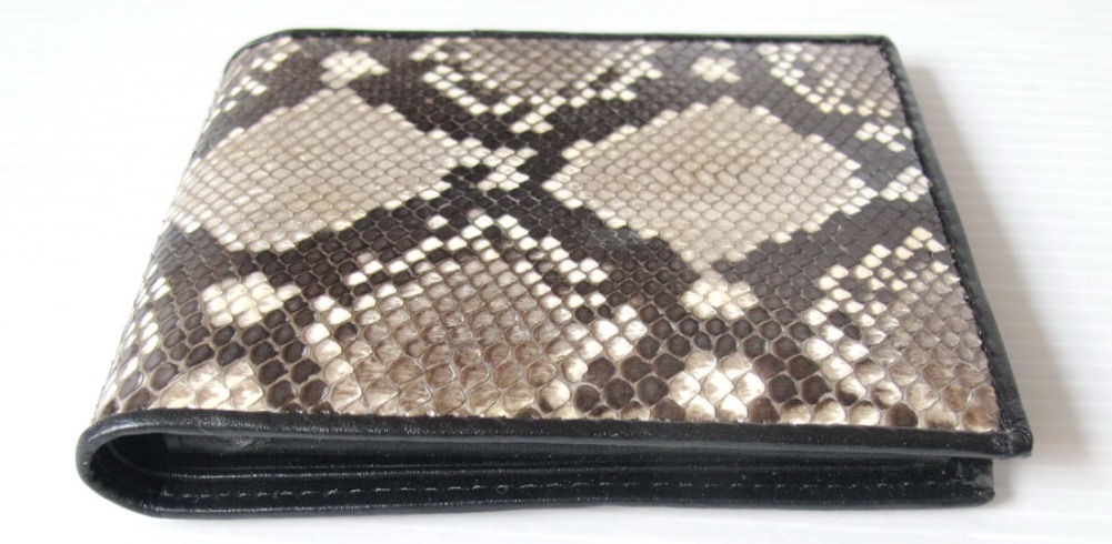 กระเป๋าสตางค์หนังงูแท้ สีธรรมชาติ แบบสั้นUS