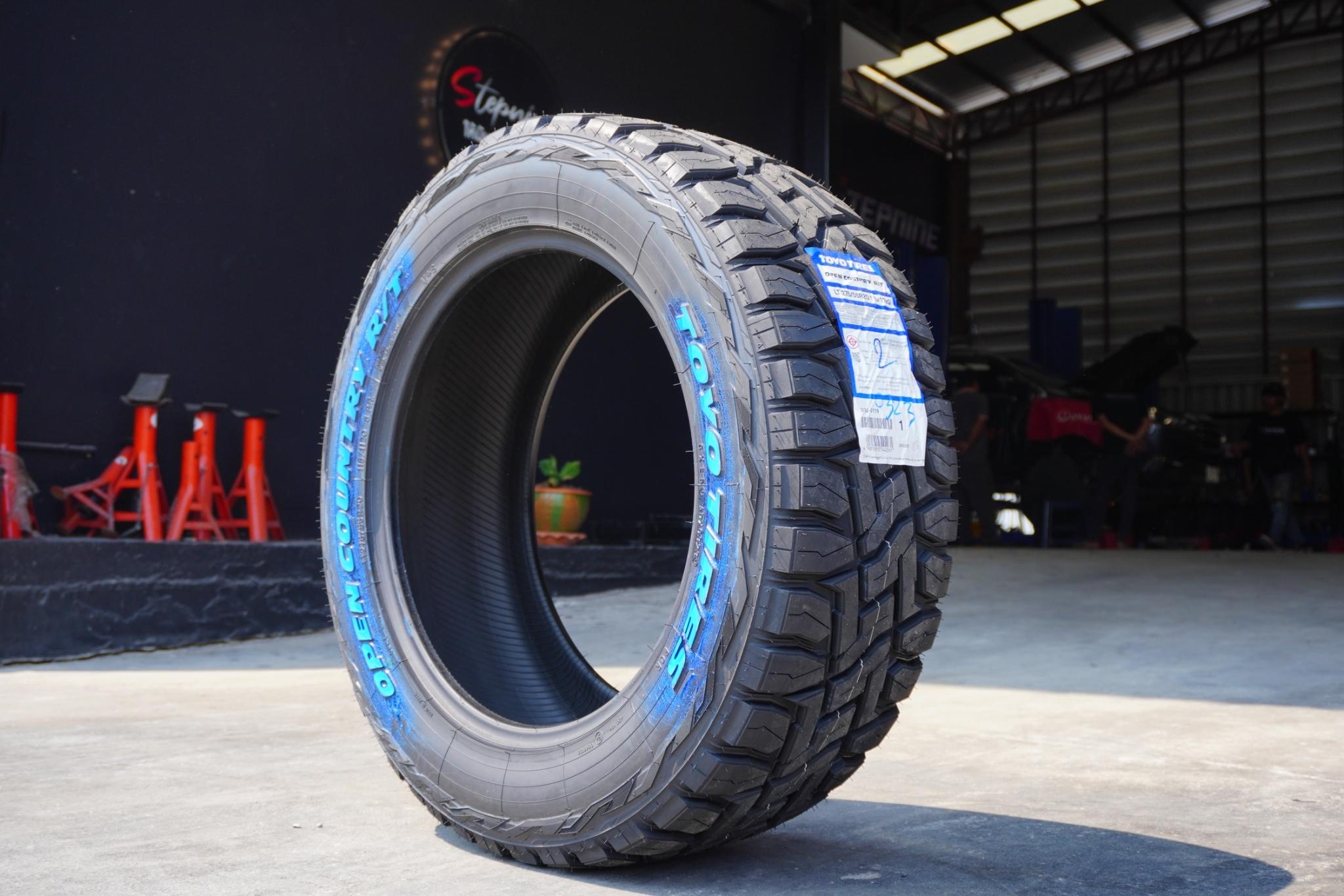 ยางสายเลือดญี่ปุ่น TOYO 275/55R20 OPEN COUNTRY RT ปี23