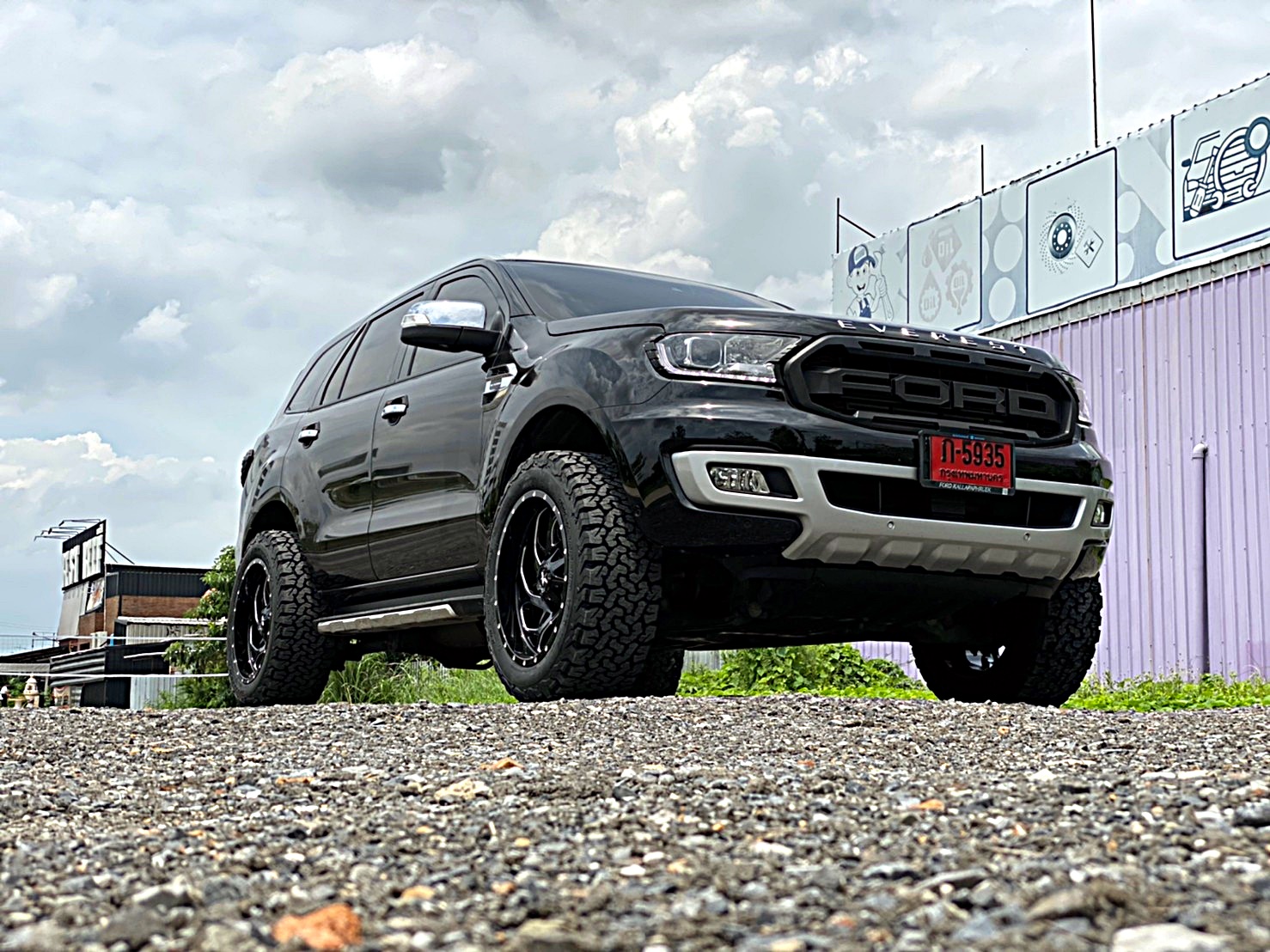 FORD EVEREST ป้ายแดงจัดล้อ20 แบบไม่ยก