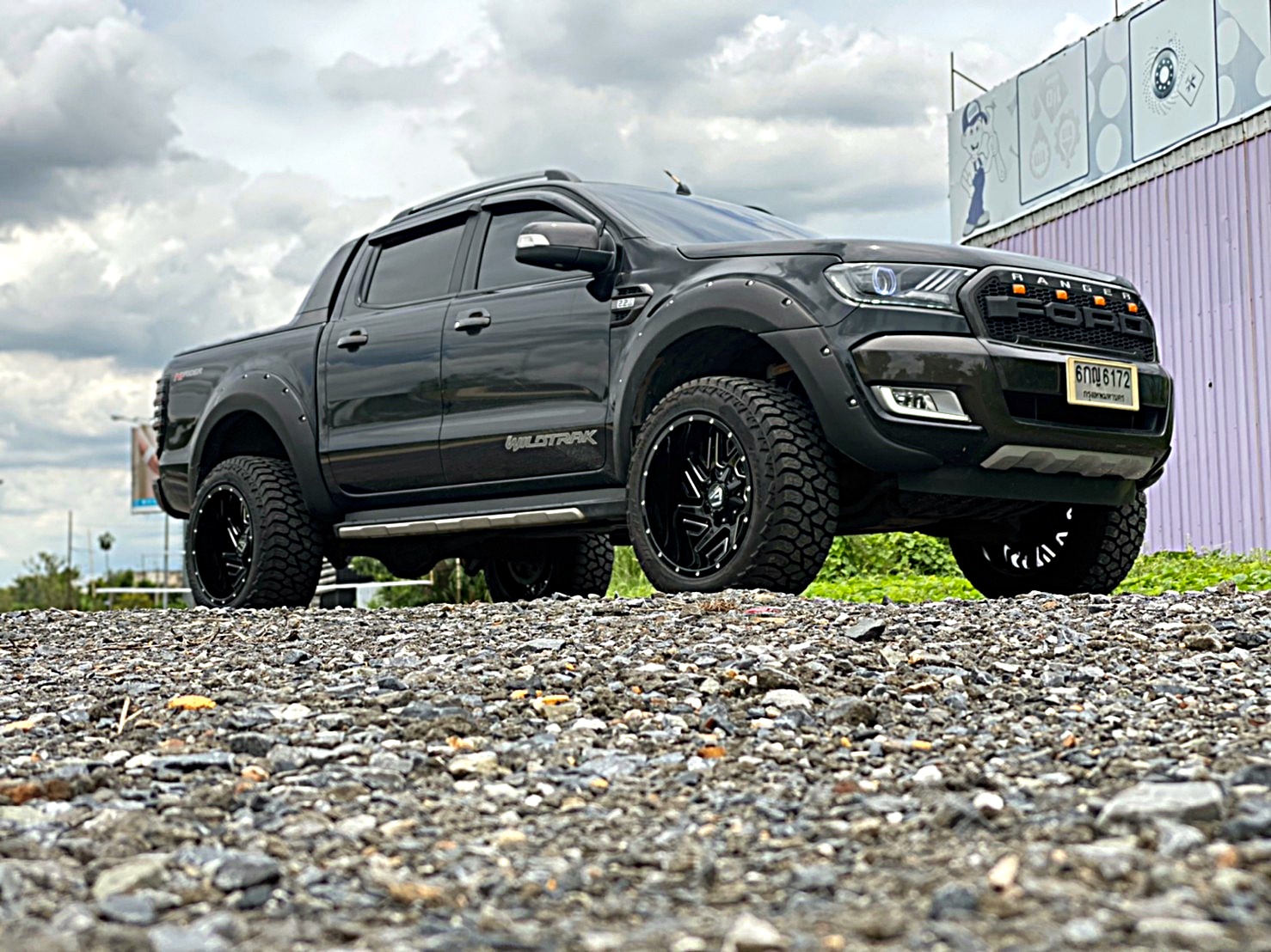 FORD WILDTRAK จัดทรงเมกาที่ STEP9