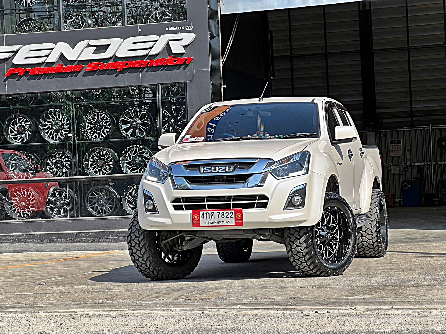 D-MAX แต่งทรงเมกาที่ STEP9