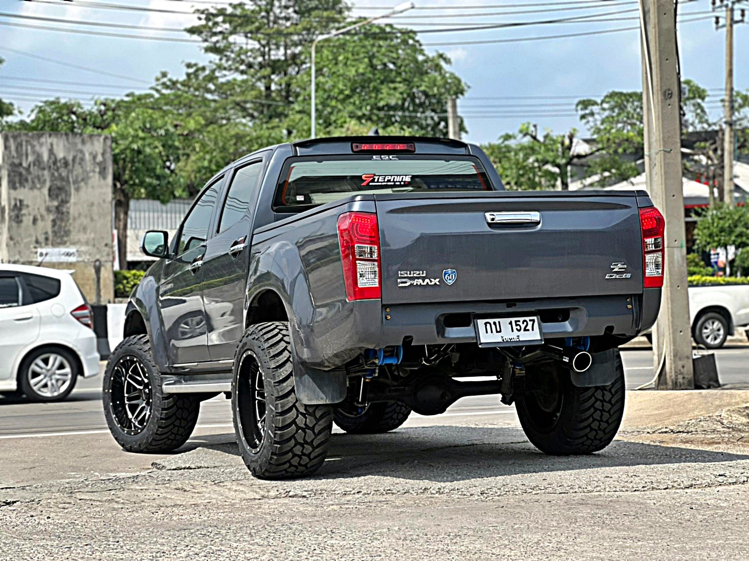 D_MAX_จองคิวมาจากจันทบุรี ทำทรงเมกาที่ STEP9