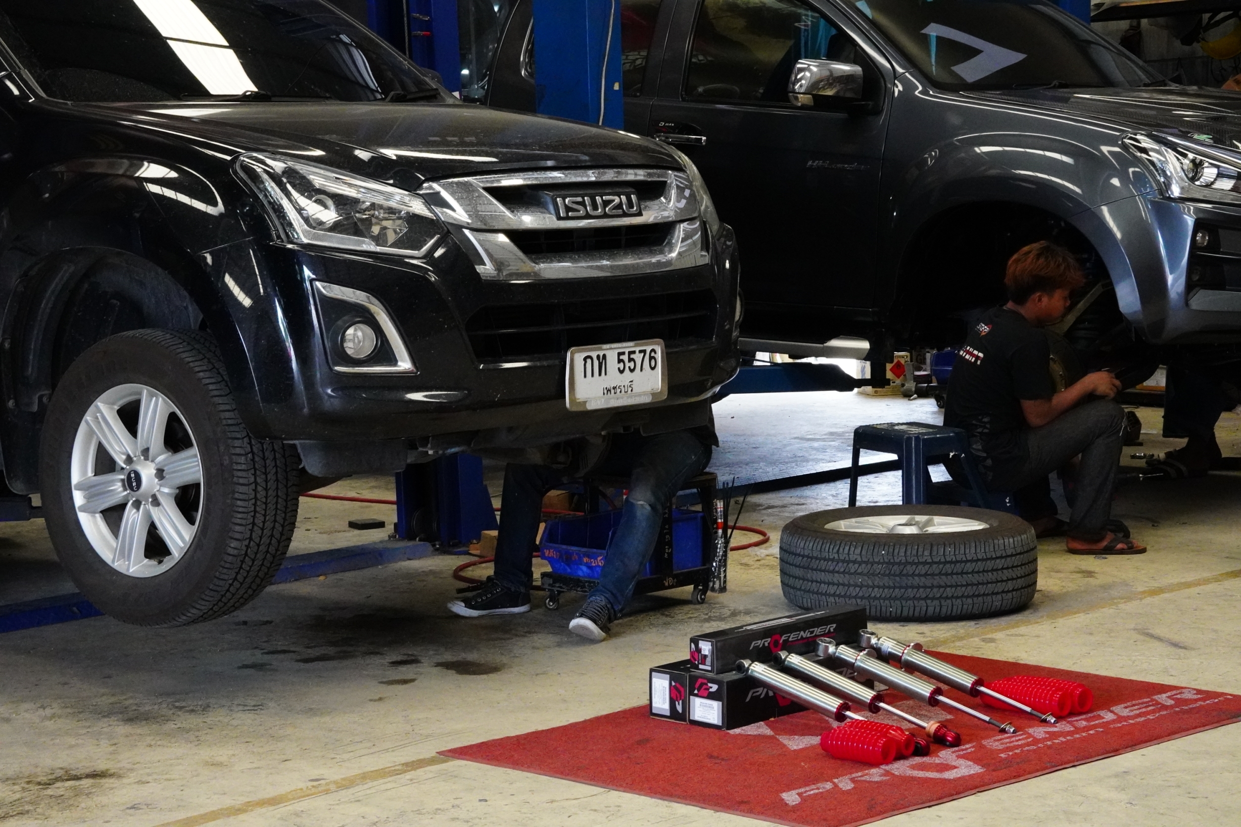 D-MAX ช่วงล่างเก่าเสื่อมสภาพ เปลี่ยนชุดใหม่ โช๊คอัพ PROFENDER MONOTUBE