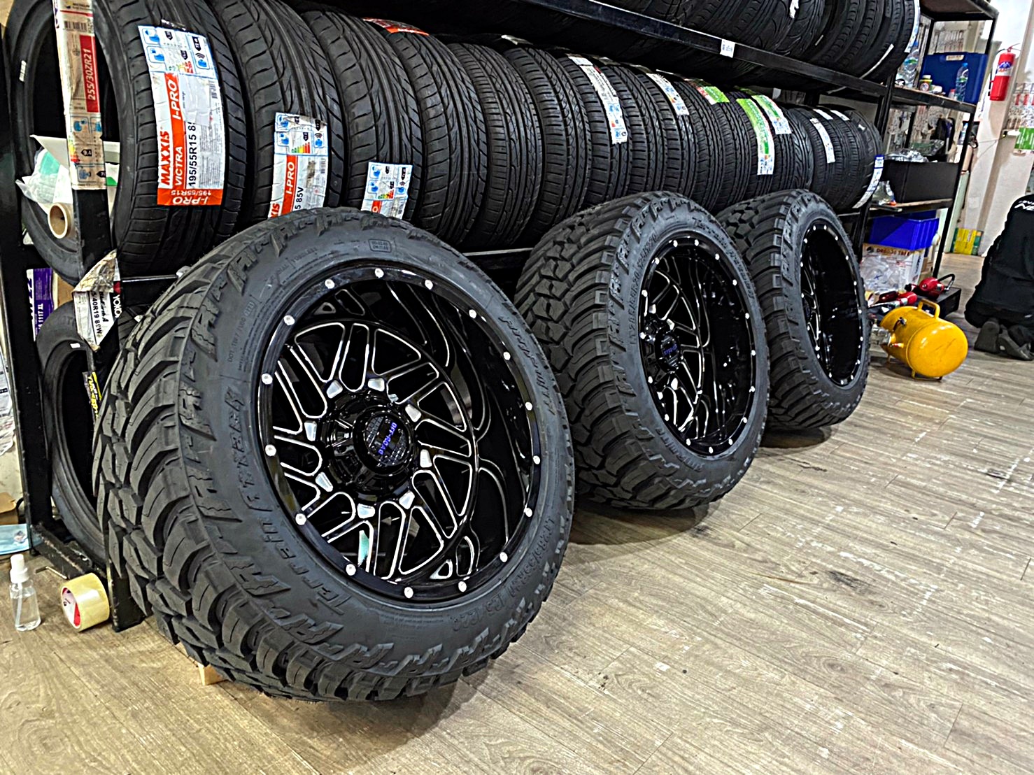 MU-X ทรงเมกา หล่อที่ STEP9